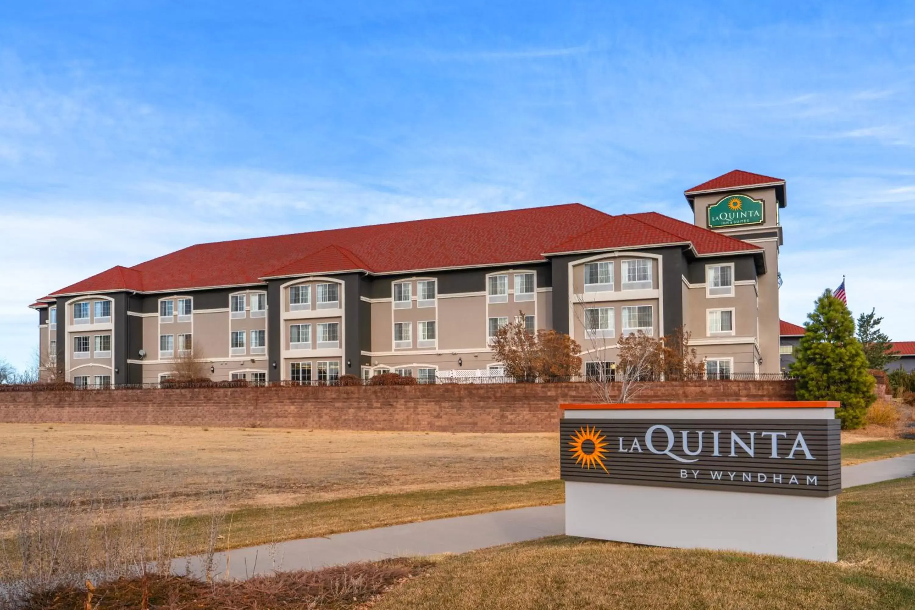 Property building in La Quinta Inn & Suites by Wyndham Loveland Estes Park Property building in La Quinta Inn & Suites by Wyndham Loveland Estes Park