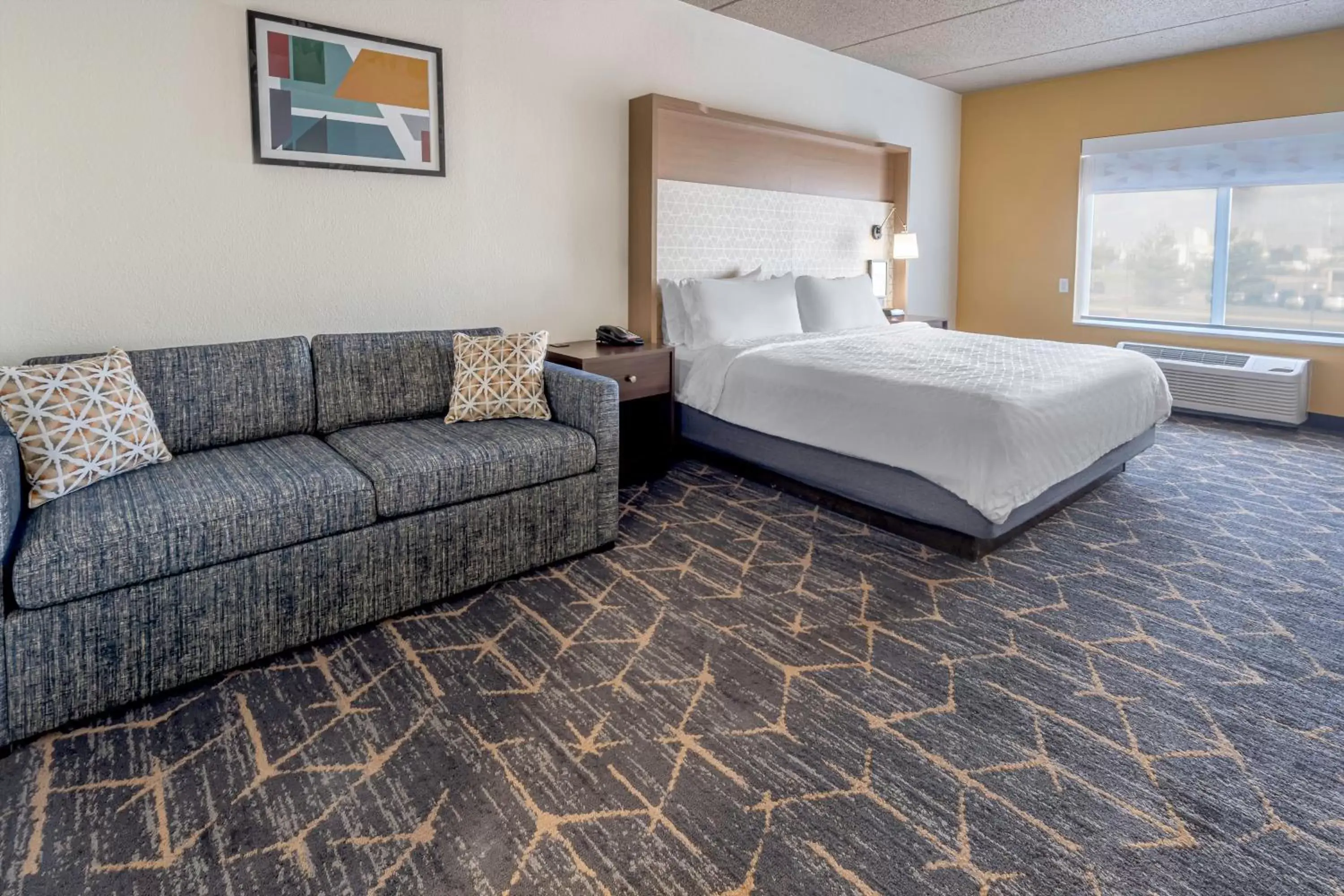 Photo of the whole room, Bed in Holiday Inn Hotel & Suites Wausau-Rothschild, an IHG Hotel