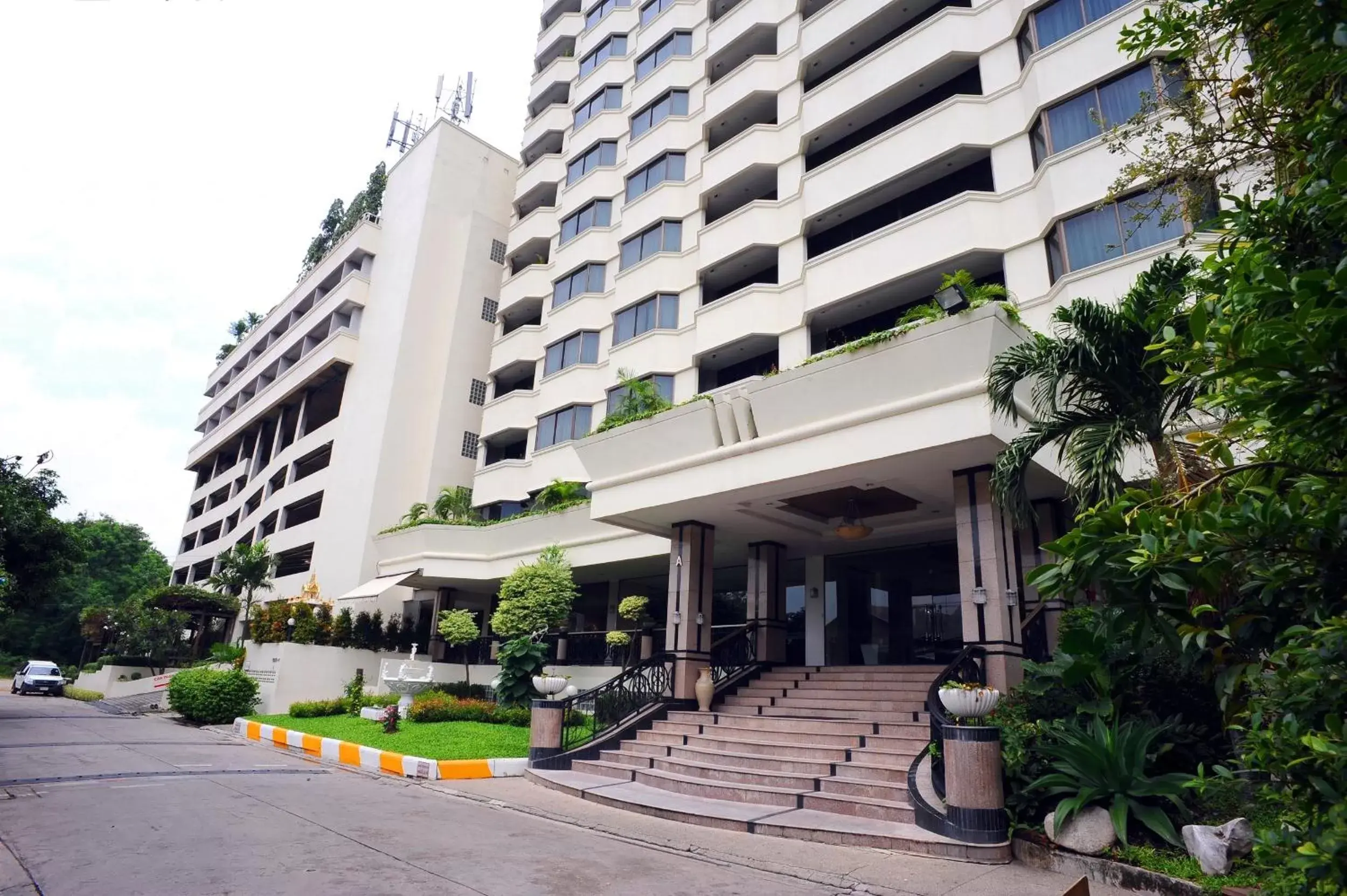 Facade/entrance, Property Building in Royal Suite Hotel Bangkok
