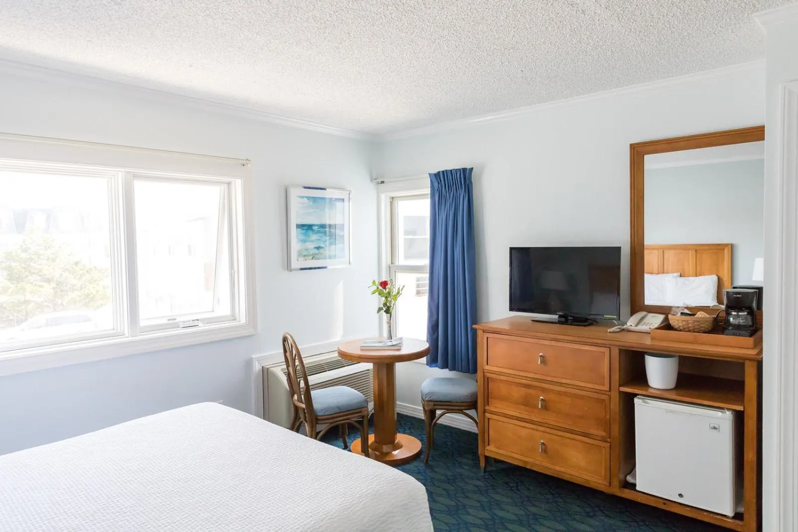 Bed in Sea Crest Inn