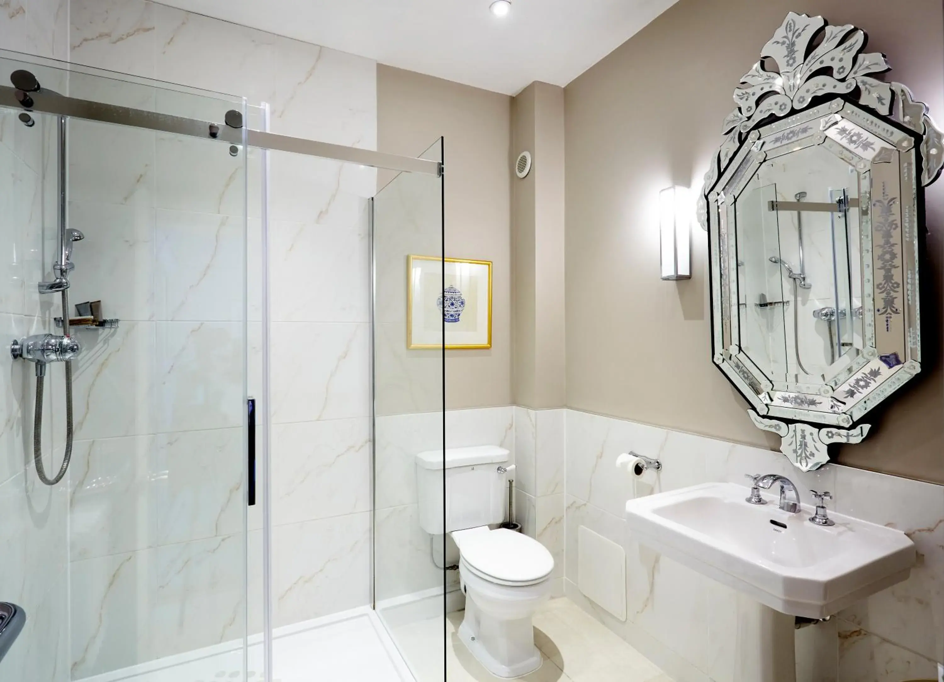 Bathroom in The Ormond At Tetbury