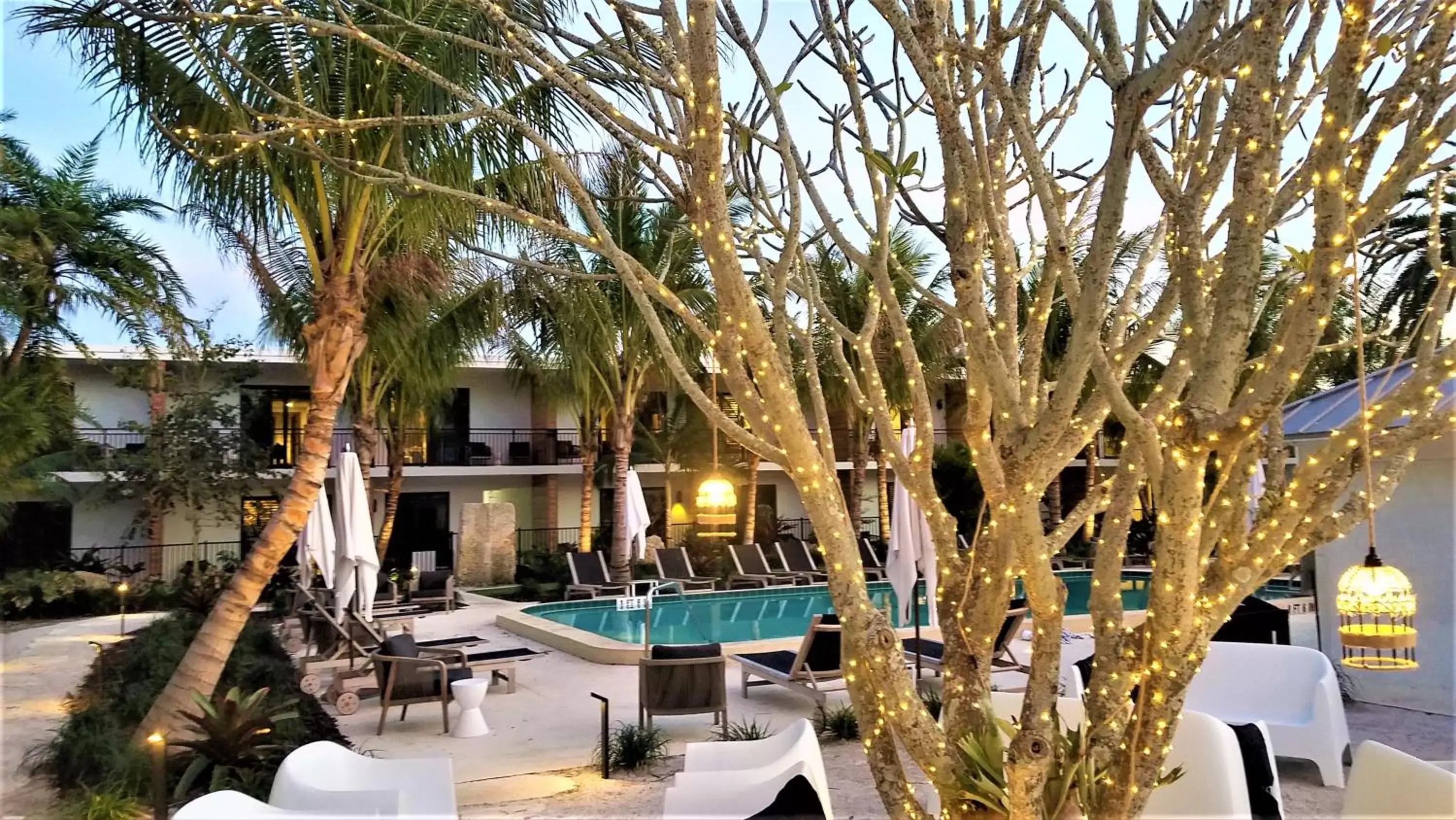 Lounge or bar, Swimming Pool in Bali Hai Beachfront Resort and Spa
