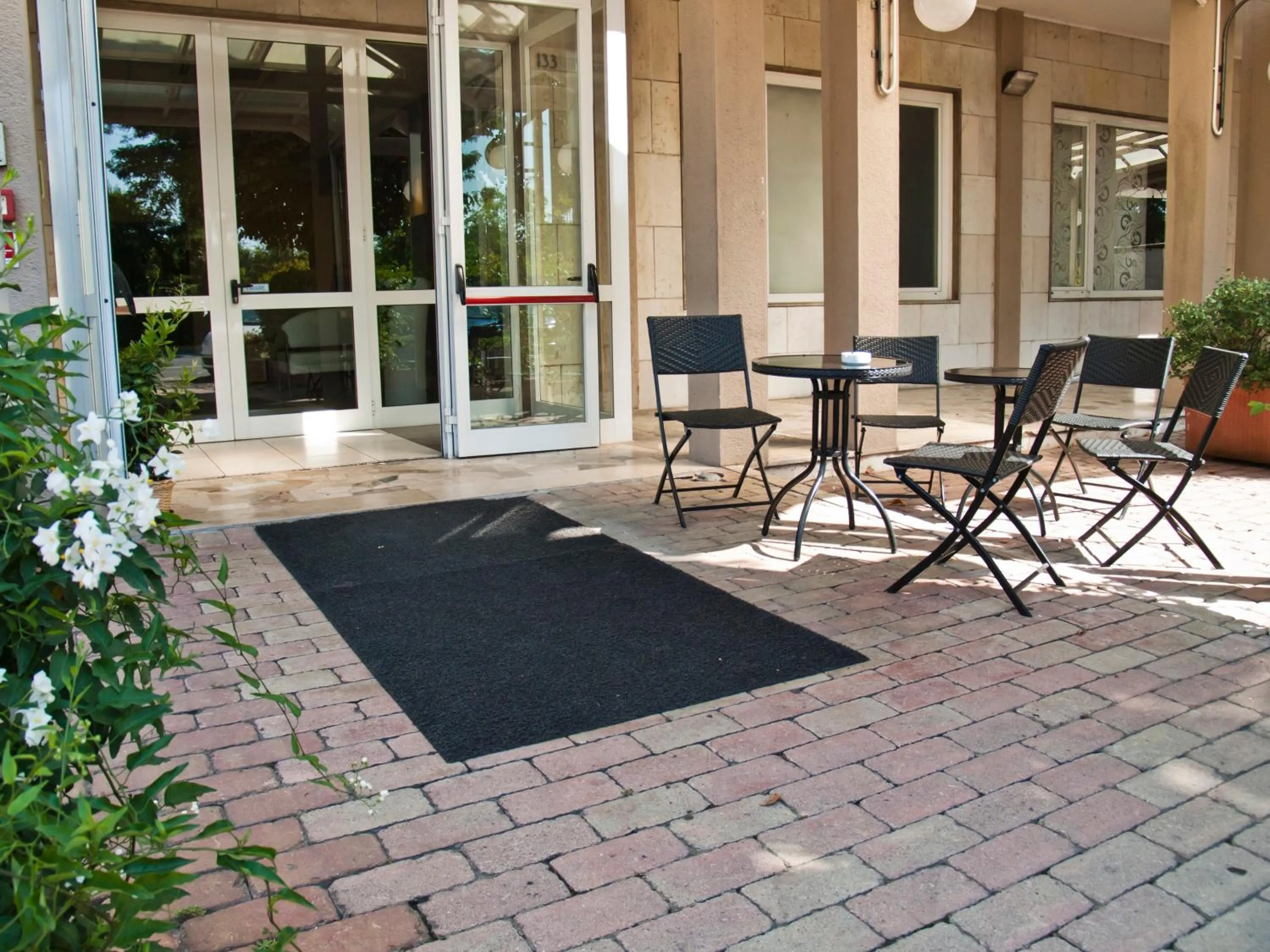 Facade/entrance in Hotel Cremona Viale