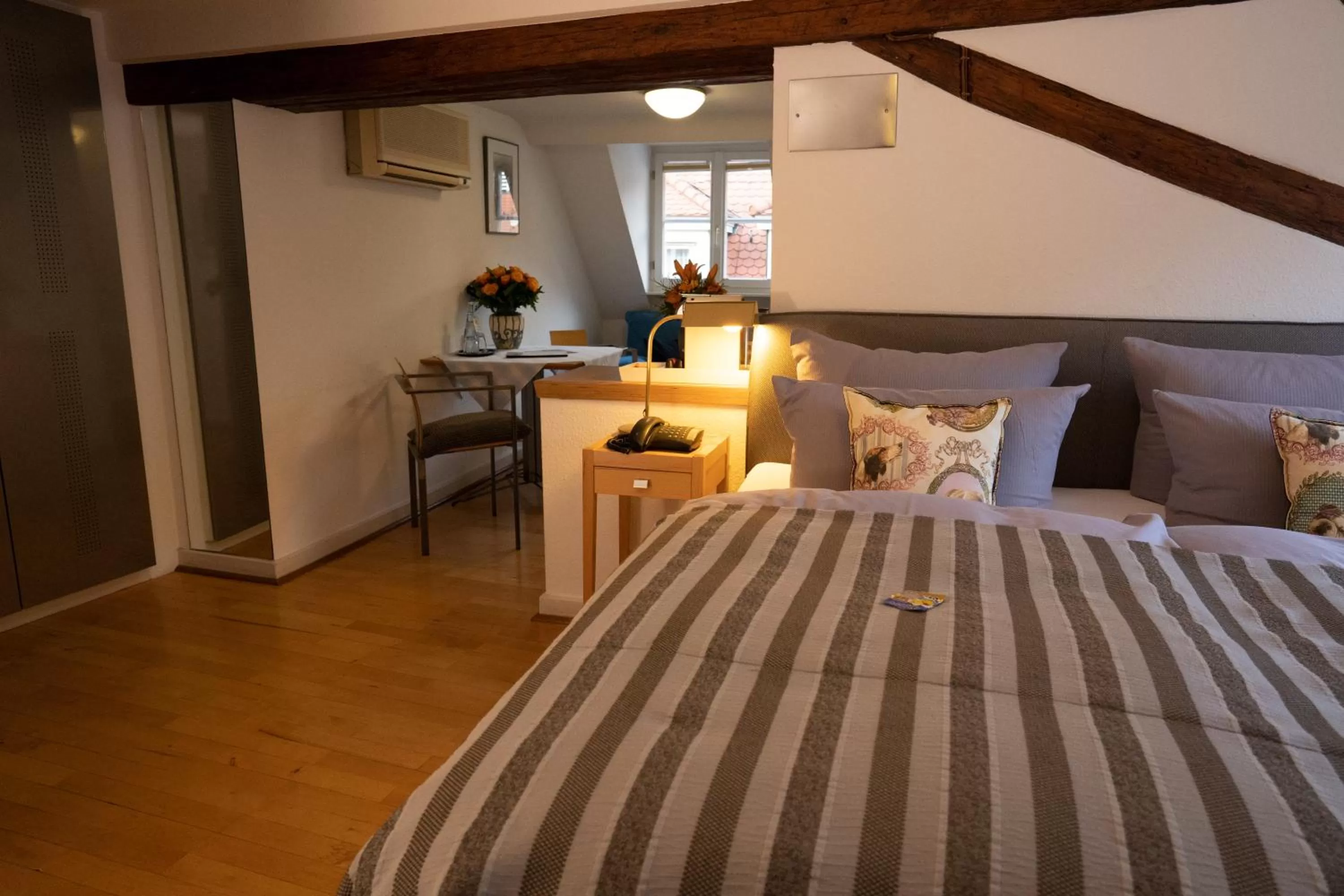 Bed in Hotel Goldener Falke