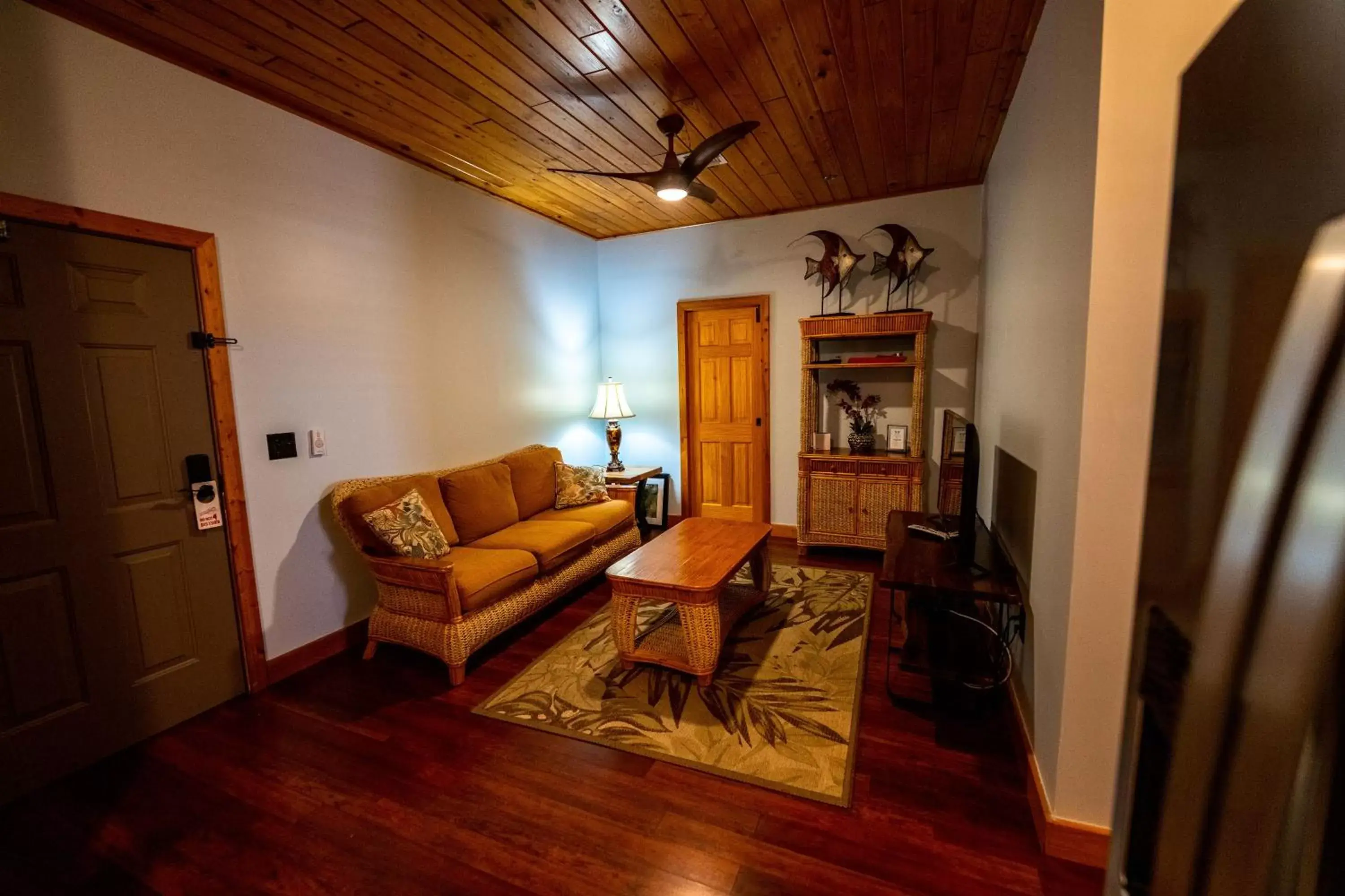 Living room, Seating Area in Jensen Beach Inn