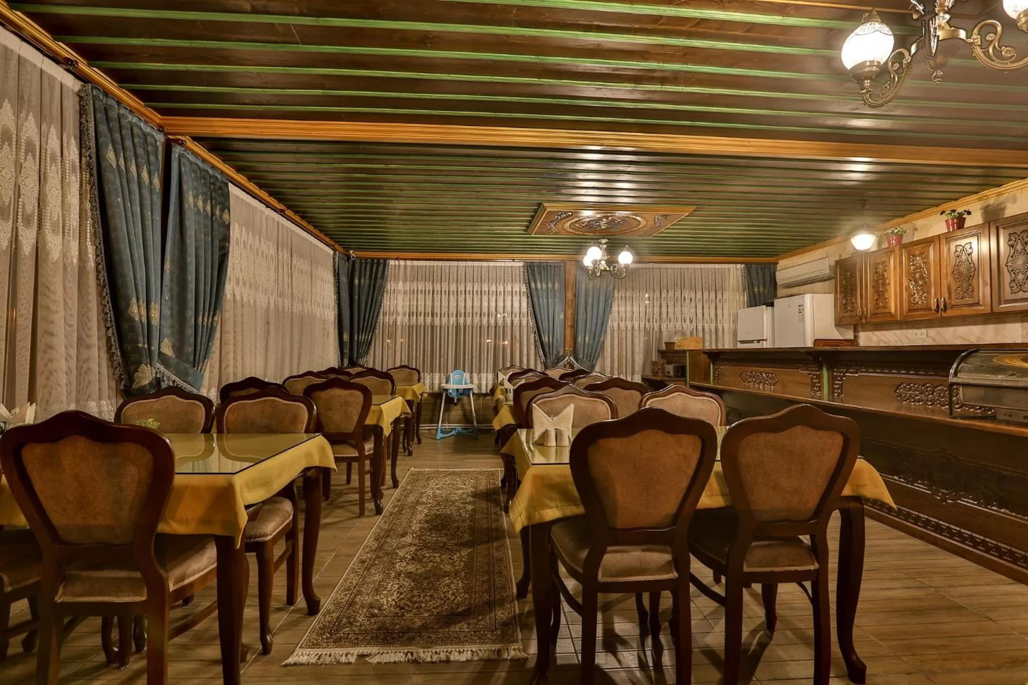 Restaurant/places to eat in Milat Cave Hotel