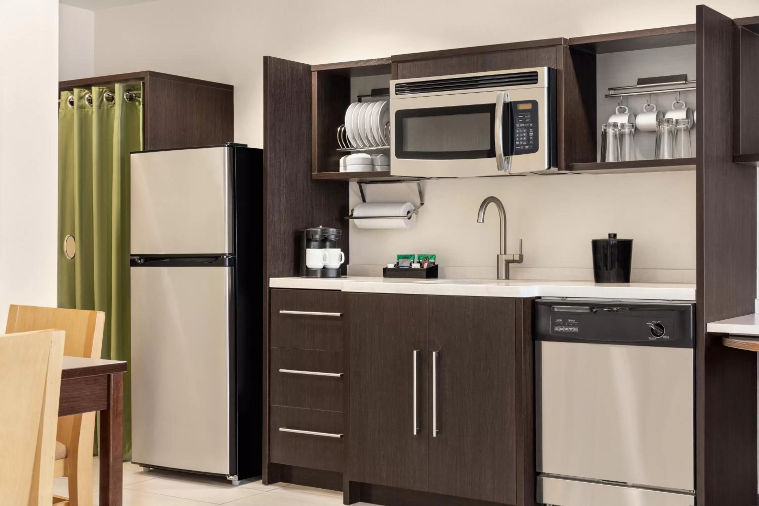 Kitchen or kitchenette in Home2 Suites by Hilton Lubbock
