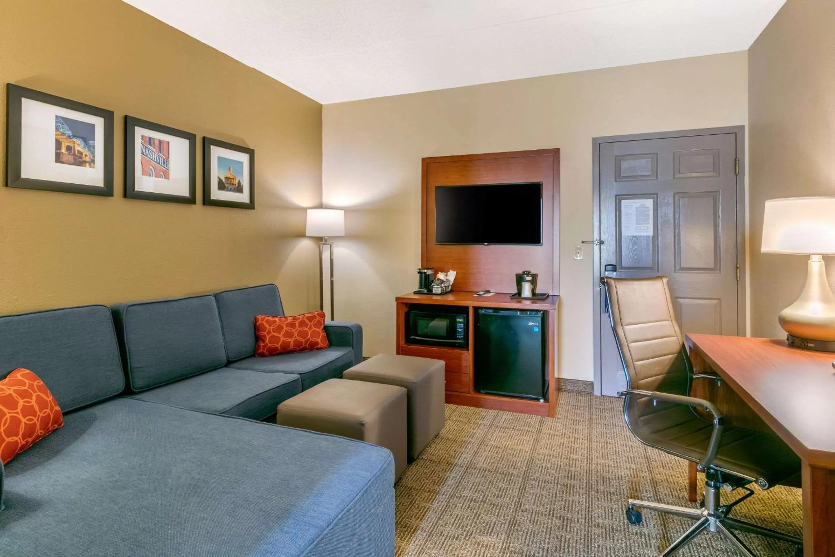 King Suite with Sofa Bed - Non-Smoking in Comfort Inn & Suites Nashville Franklin Cool Springs