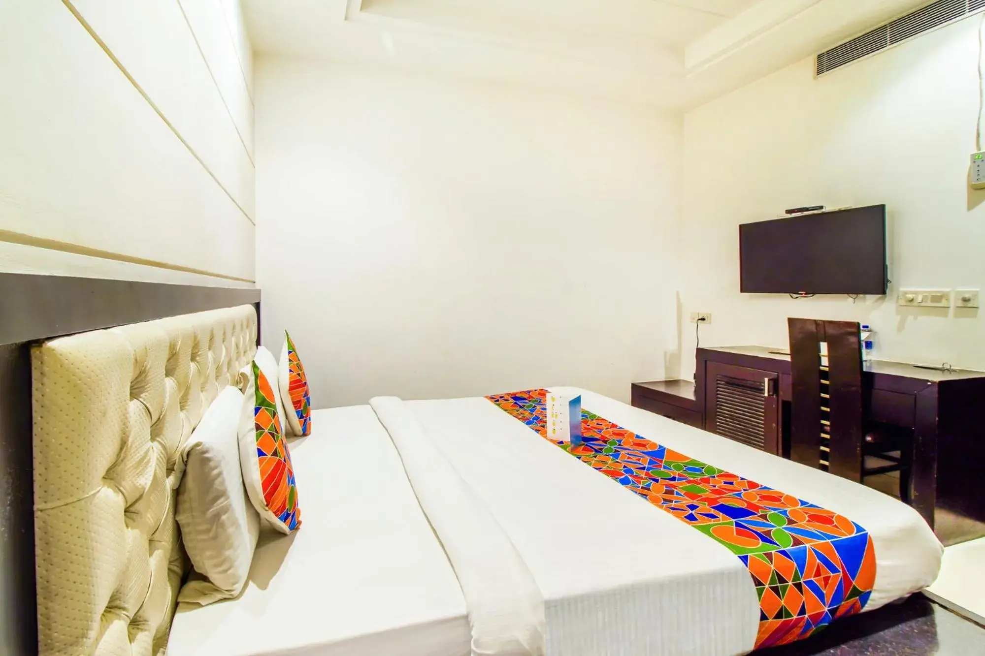 Bed in FabHotel Transit Delhi Airport Mahipalpur