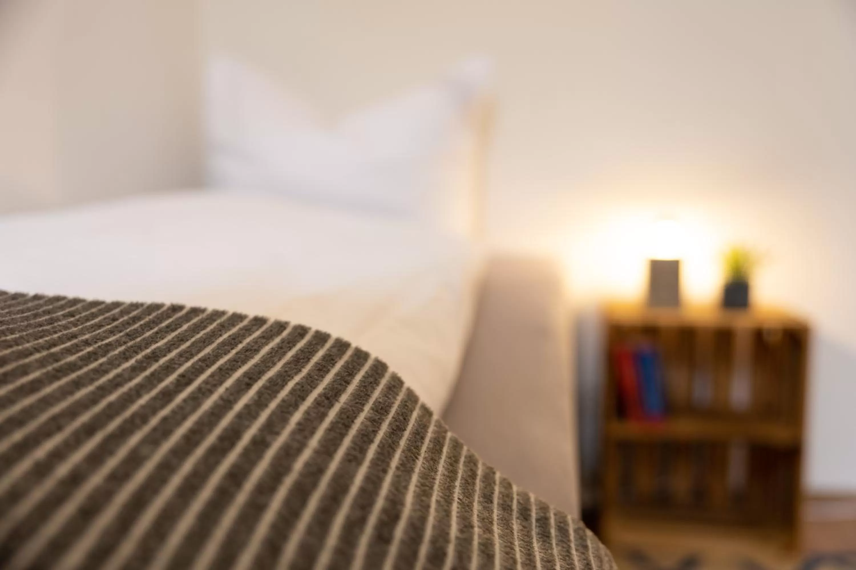 Bed in Apartments an der Oper - Innenstadt - Zentral - Küche - Wifi - Powered by Ko-Living