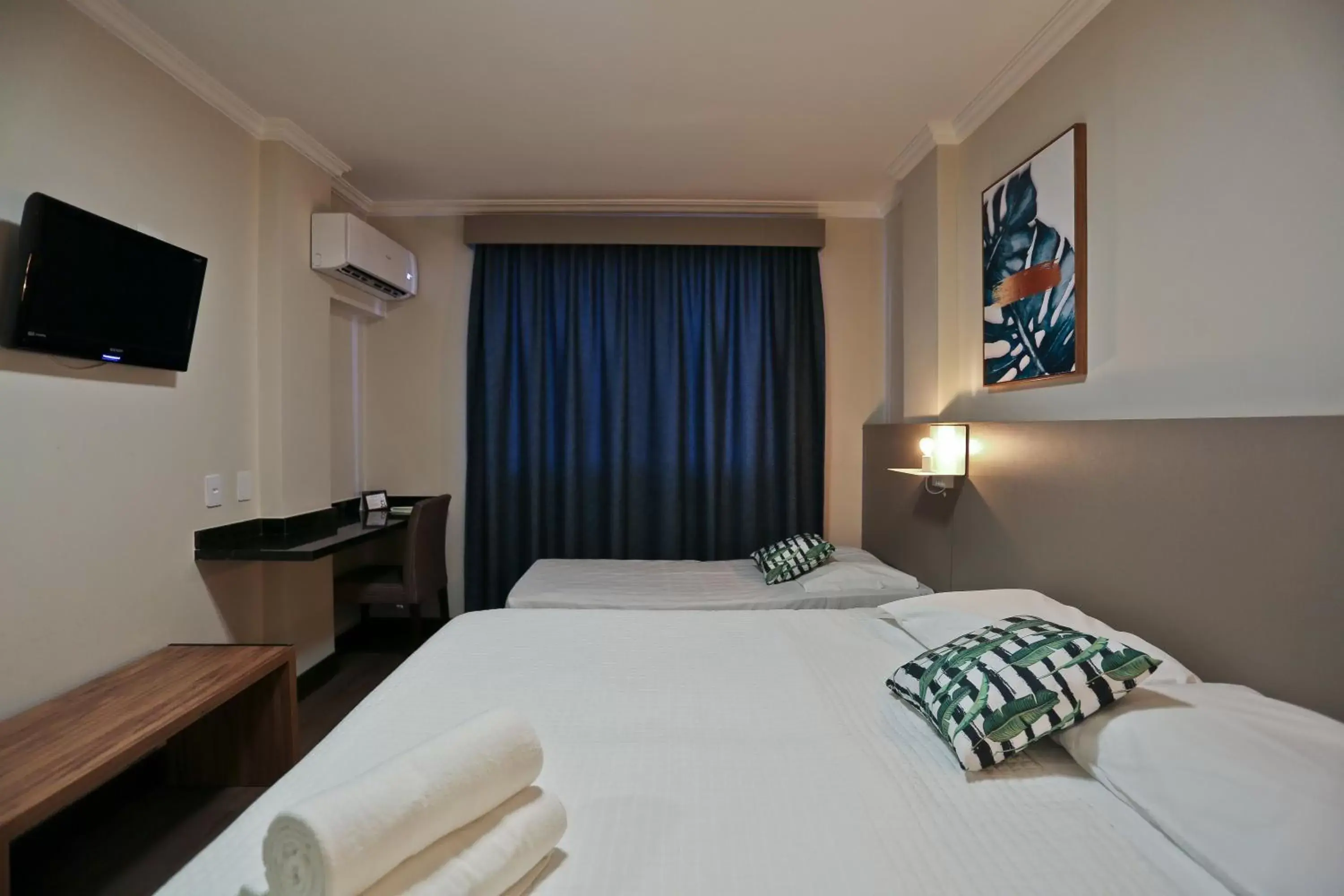 Bedroom, Bed in Sandri City Hotel