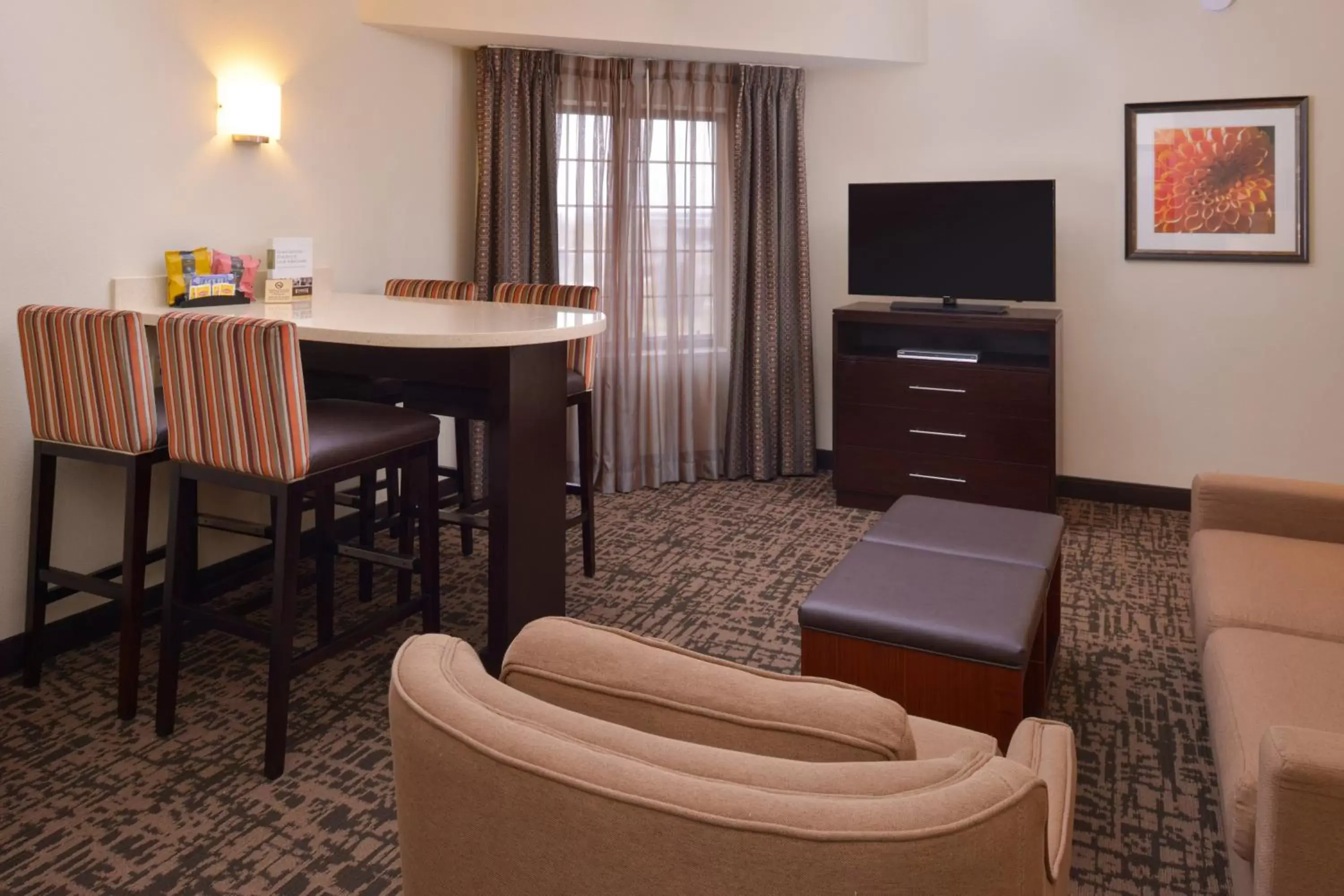 Photo of the whole room, Seating Area in Staybridge Suites Indianapolis-Fishers, an IHG Hotel