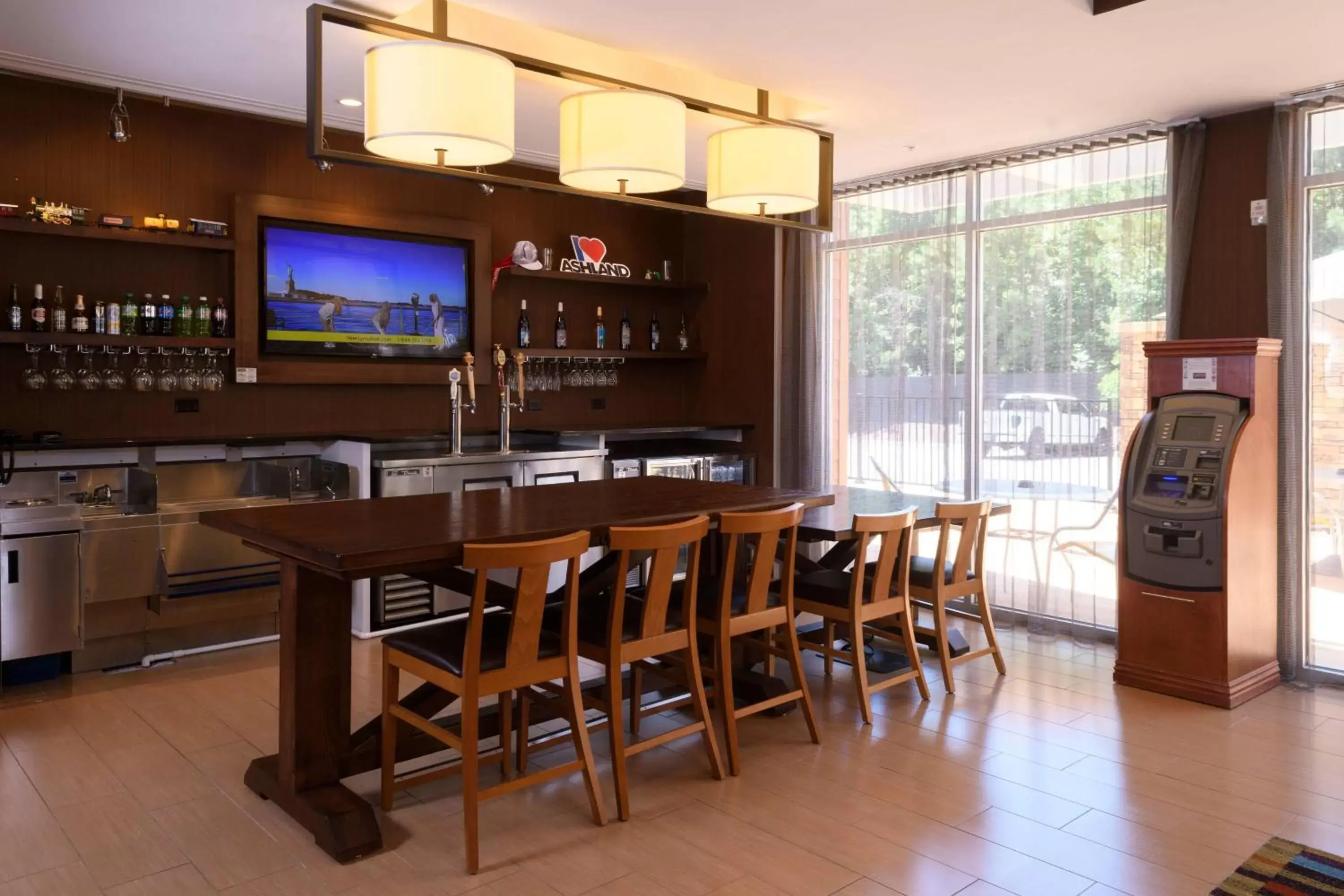 Lobby or reception, Lounge/Bar in Fairfield Inn & Suites by Marriott Richmond Ashland