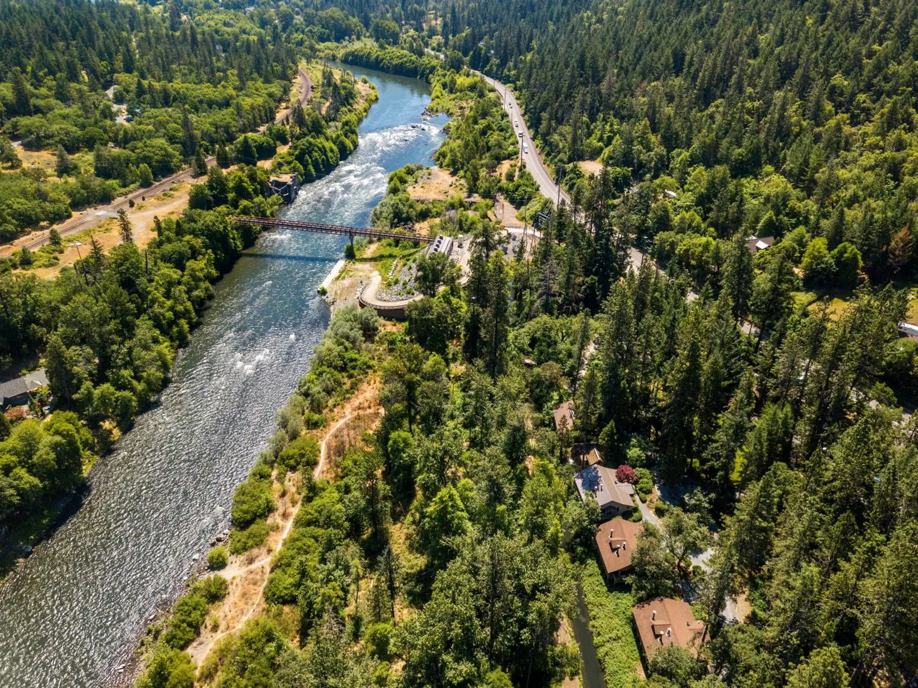 Bird's-eye View in Weasku Inn