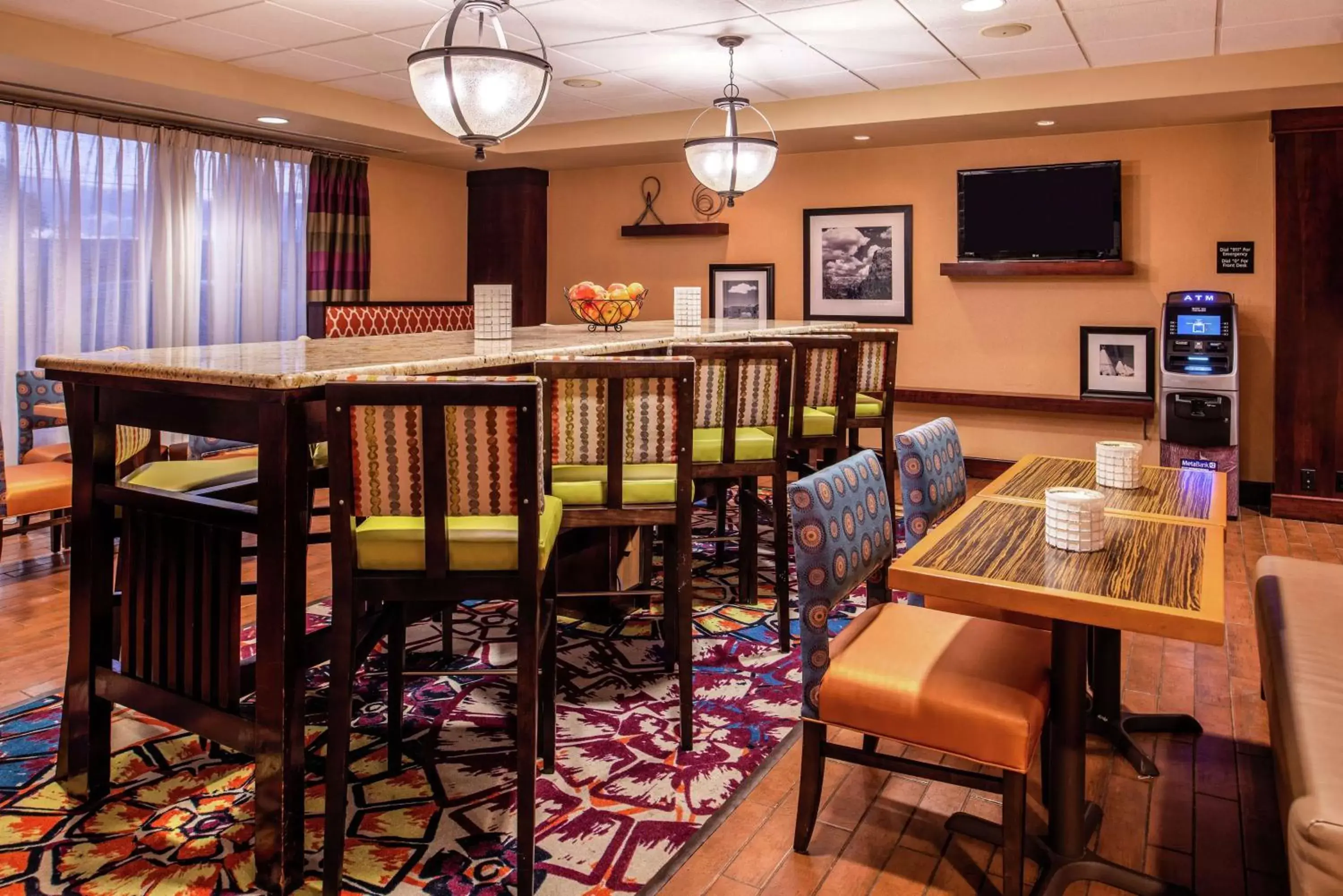 Breakfast, Lounge/Bar in Hampton Inn Albuquerque - University/Midtown