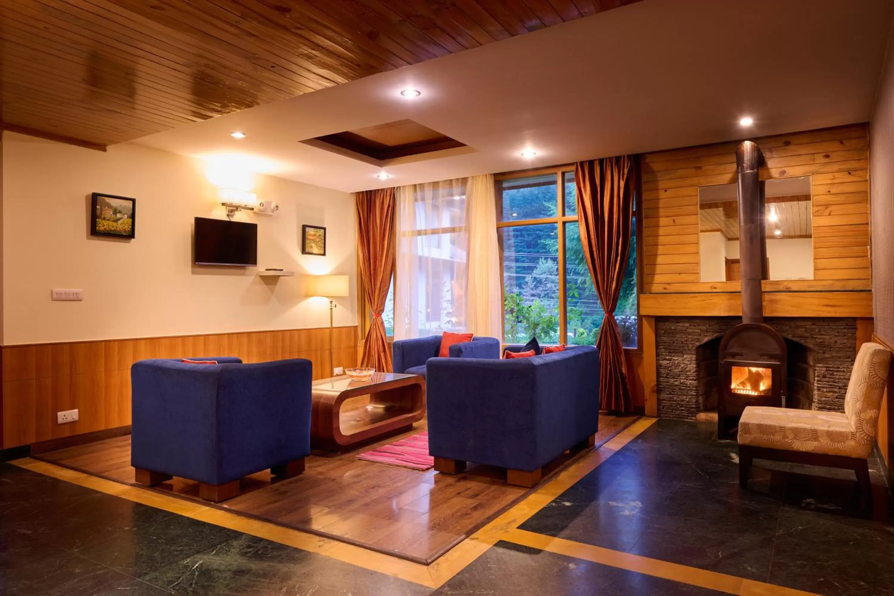 Living room, Seating Area in Renest River Country Resort Manali