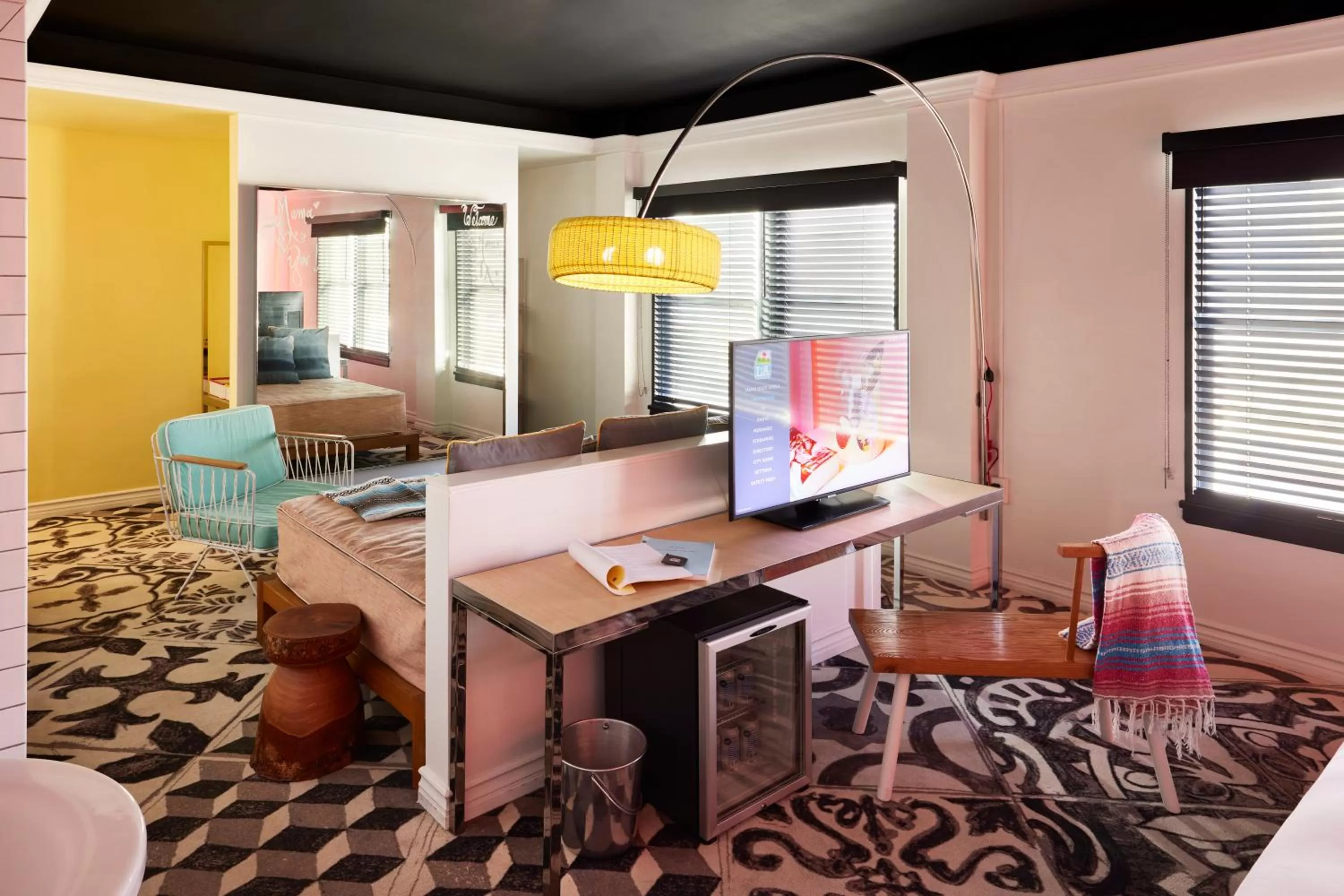 Photo of the whole room in Mama Shelter Los Angeles