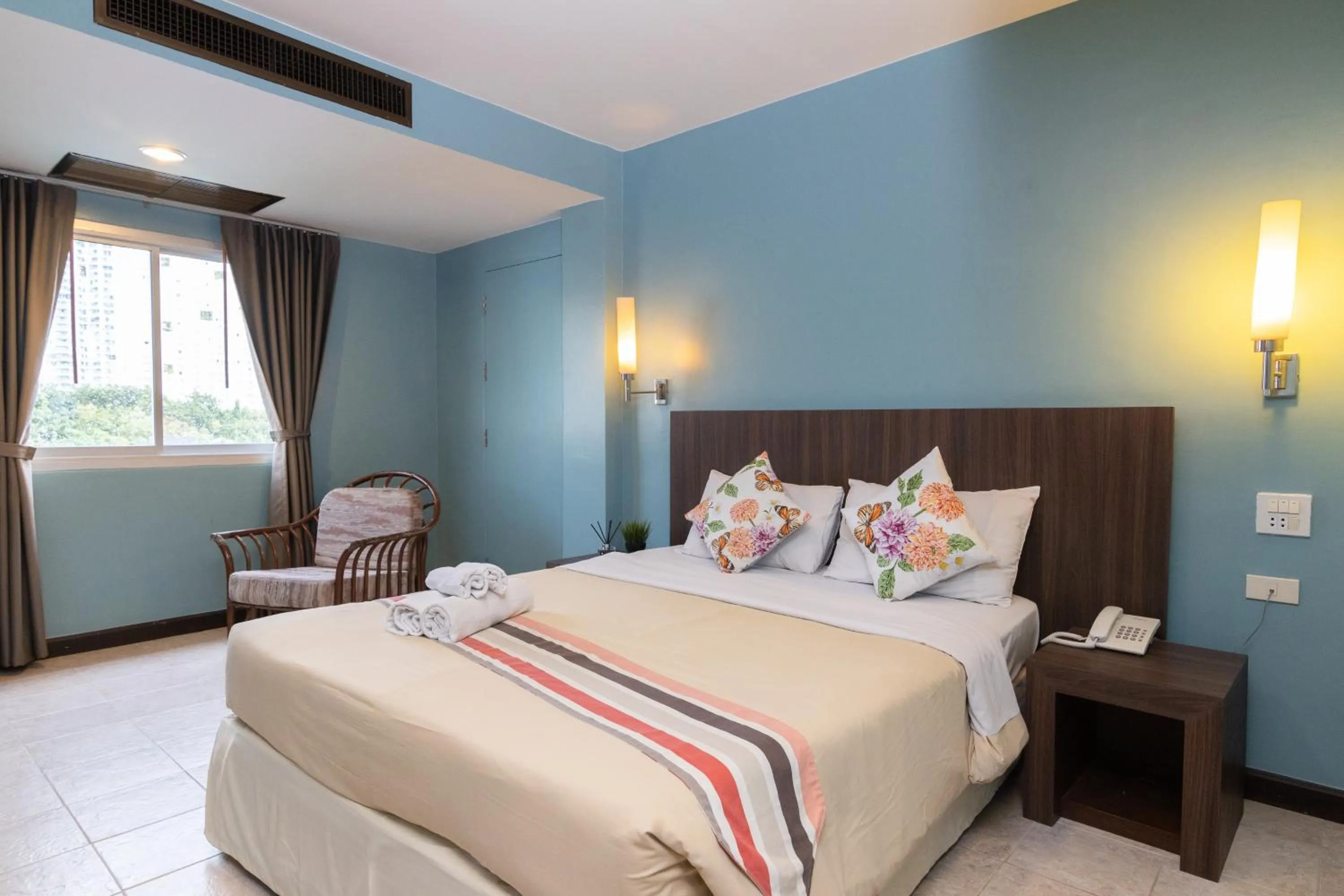 Bedroom, Bed in The Jomtien Twelve