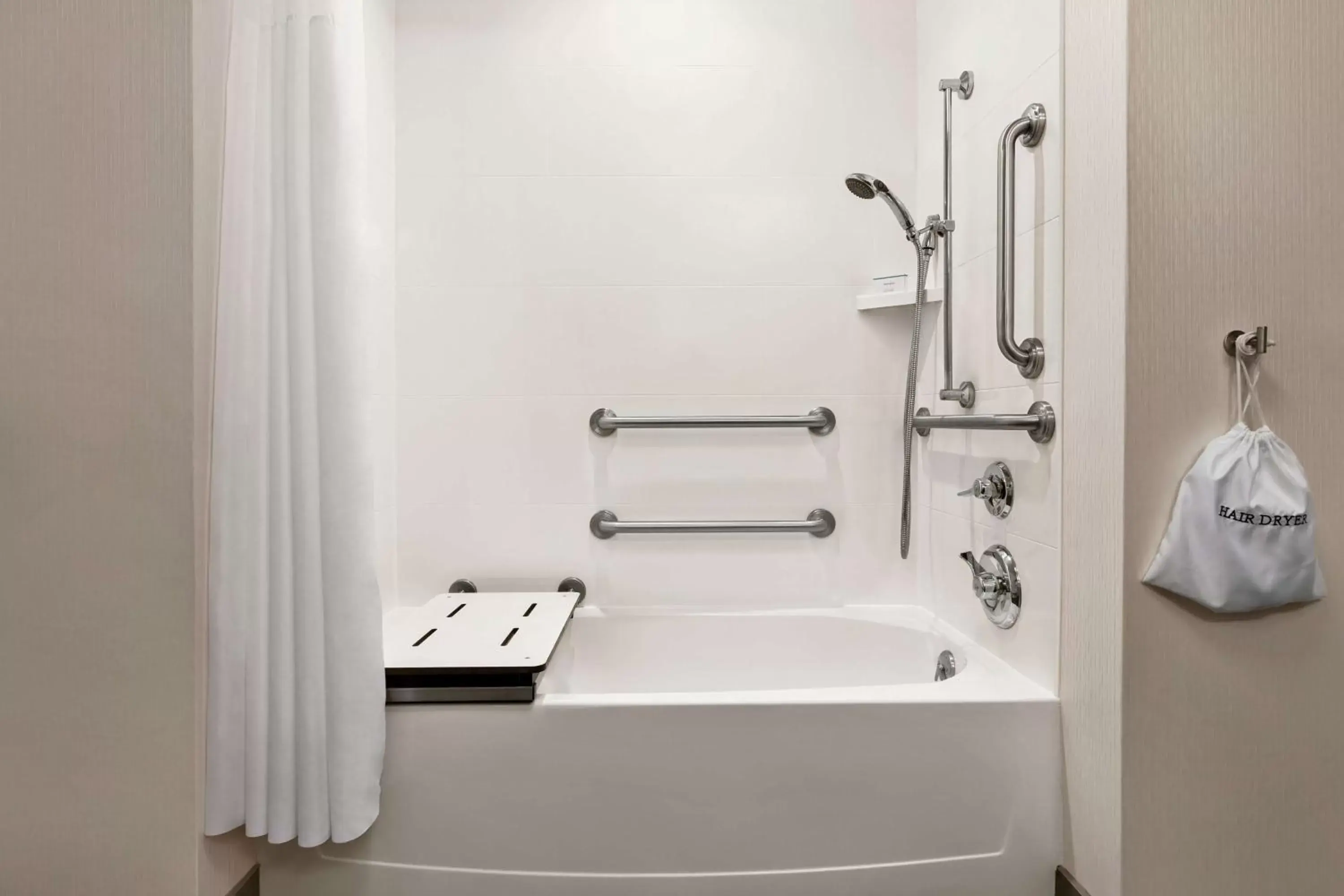 Bathroom in Hampton Inn & Suites Mount Joy/Lancaster West, Pa