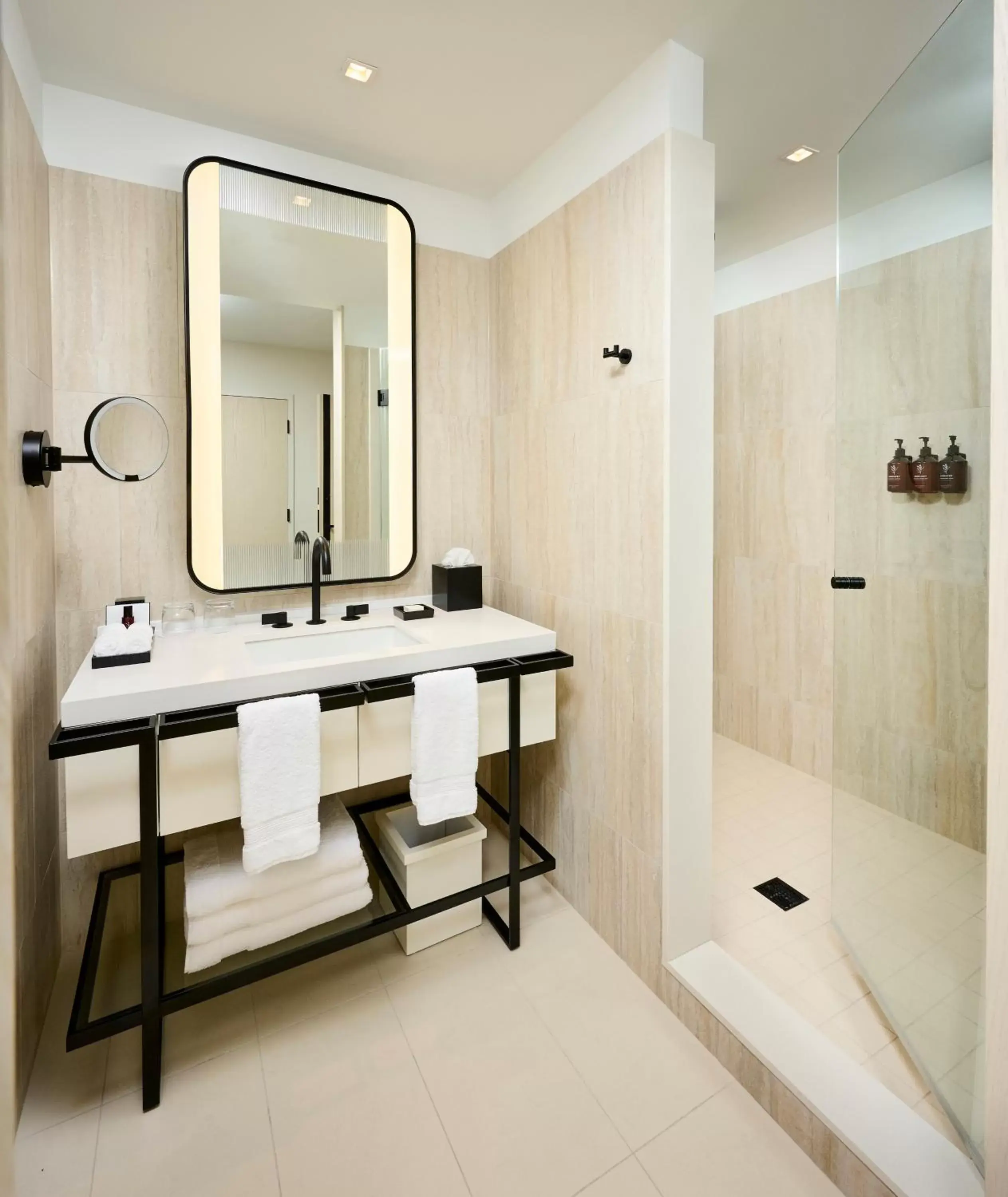 Bathroom in The Pearle Hotel & Spa, Autograph Collection