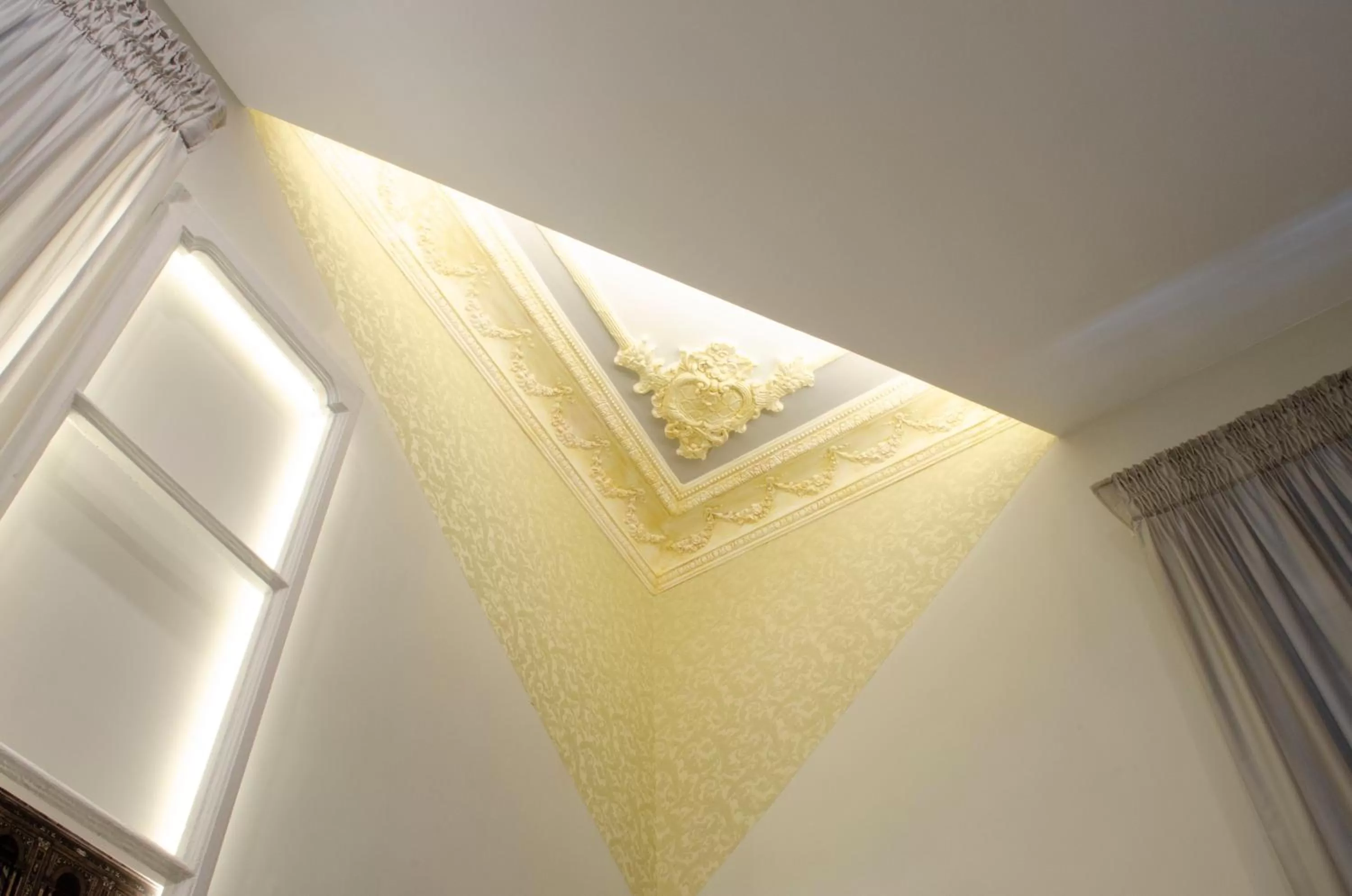 Decorative detail in Napoli Svelata