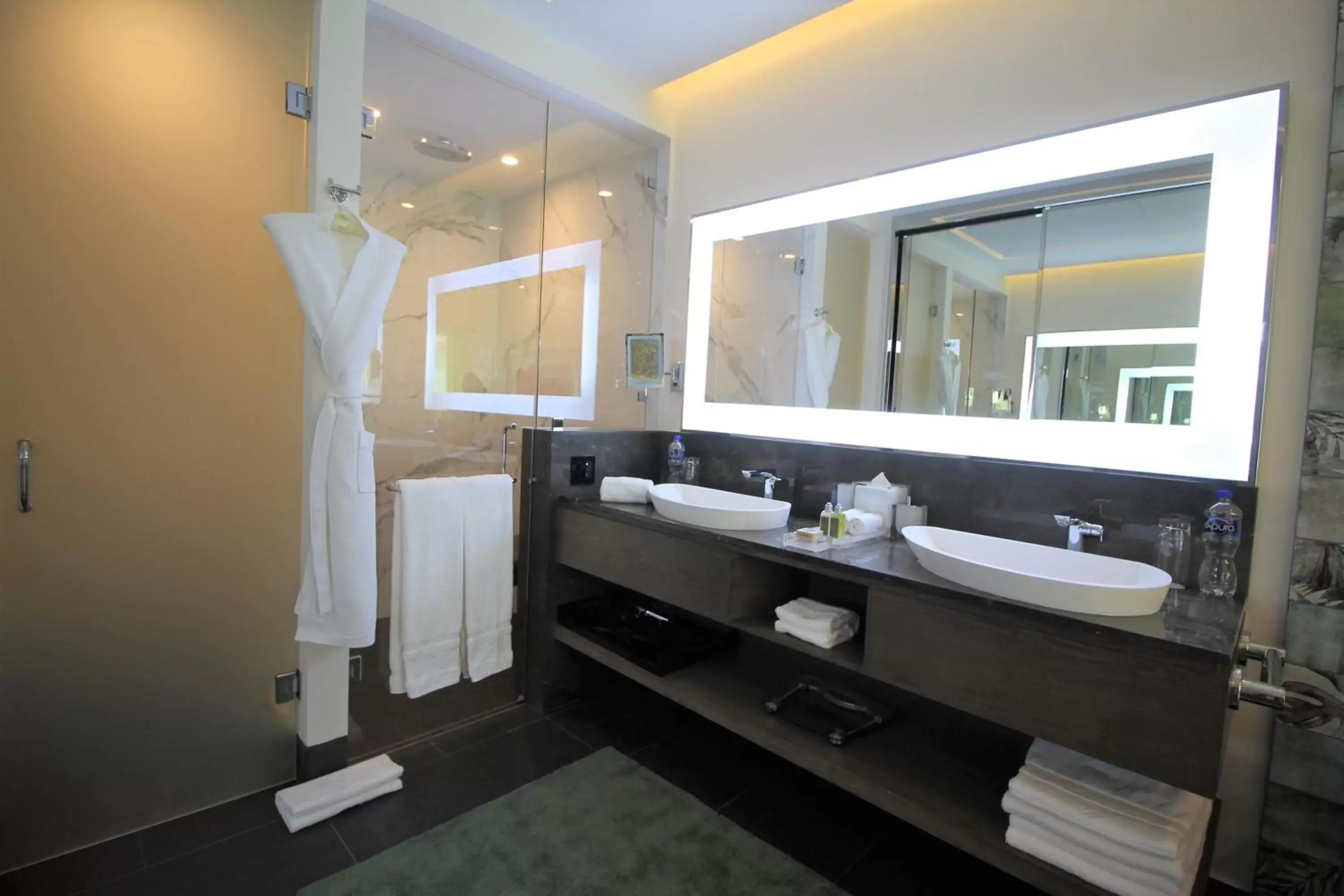 Bathroom in Garza Blanca Resort & Spa Cancun