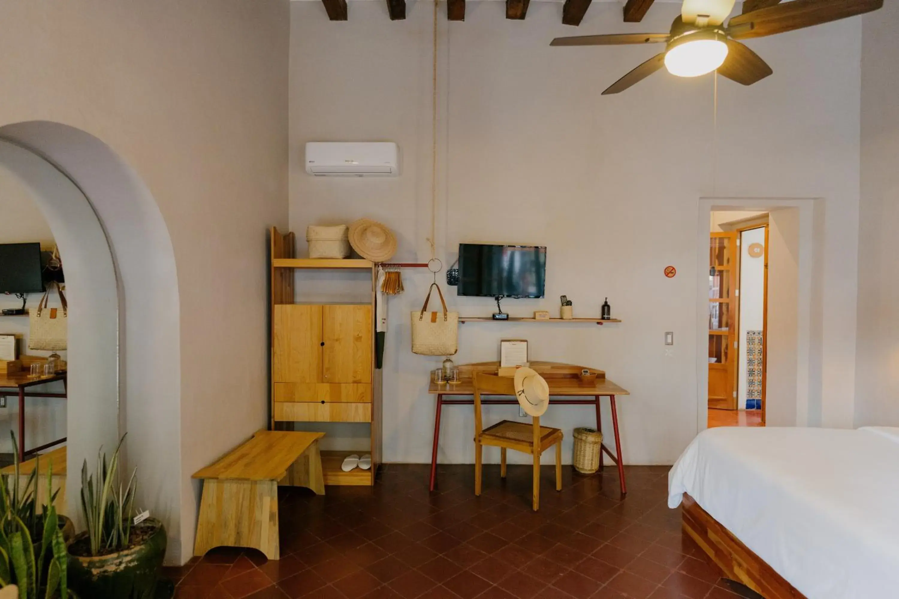 Bedroom, TV/Entertainment Center in GRANA B&B