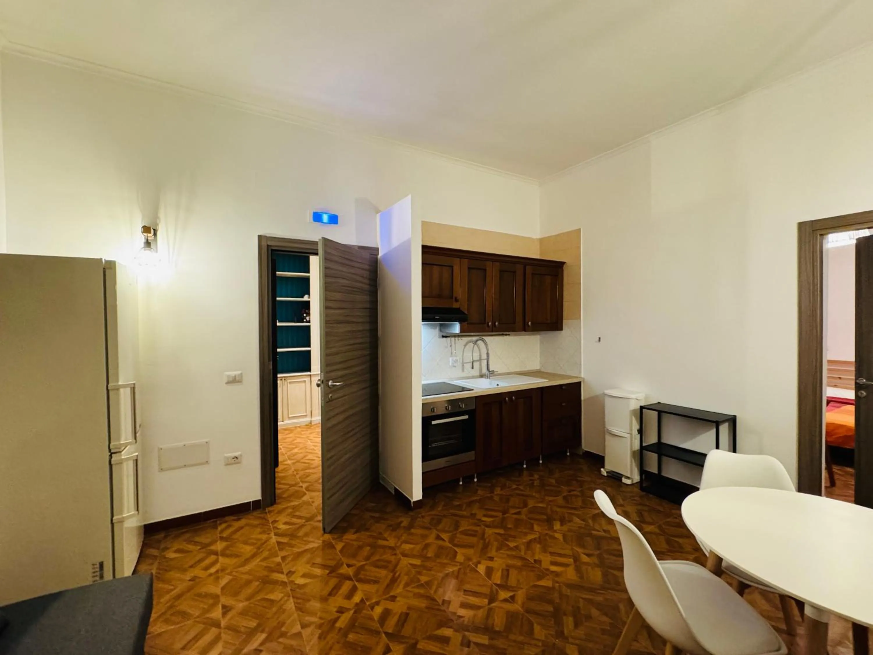 Kitchen or kitchenette in Hostel Mancini Naples