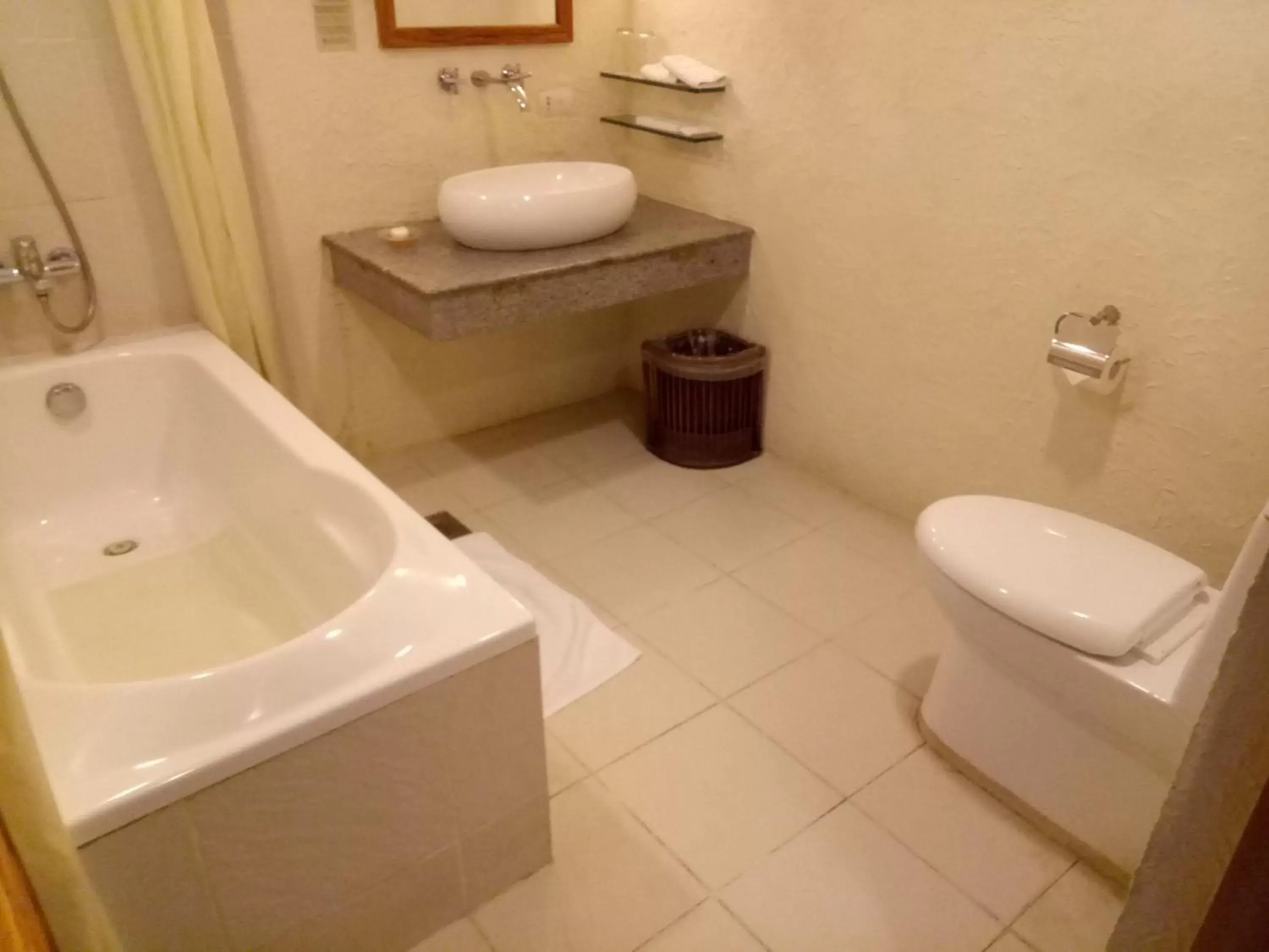 Bathroom in Bluewater Maribago Beach Resort