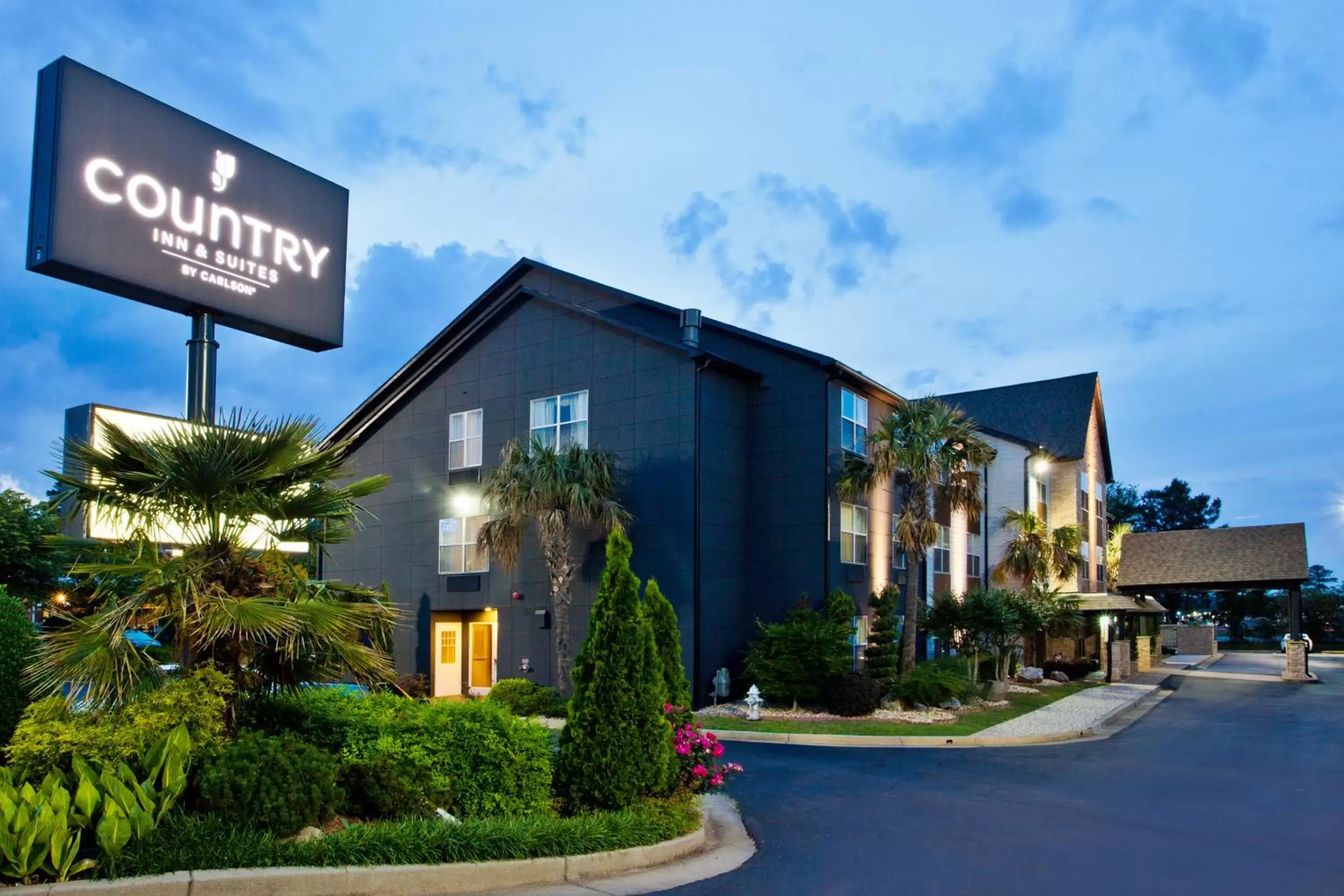 Facade/entrance, Property Building in Country Inn & Suites by Radisson, Atlanta I-75 South, GA