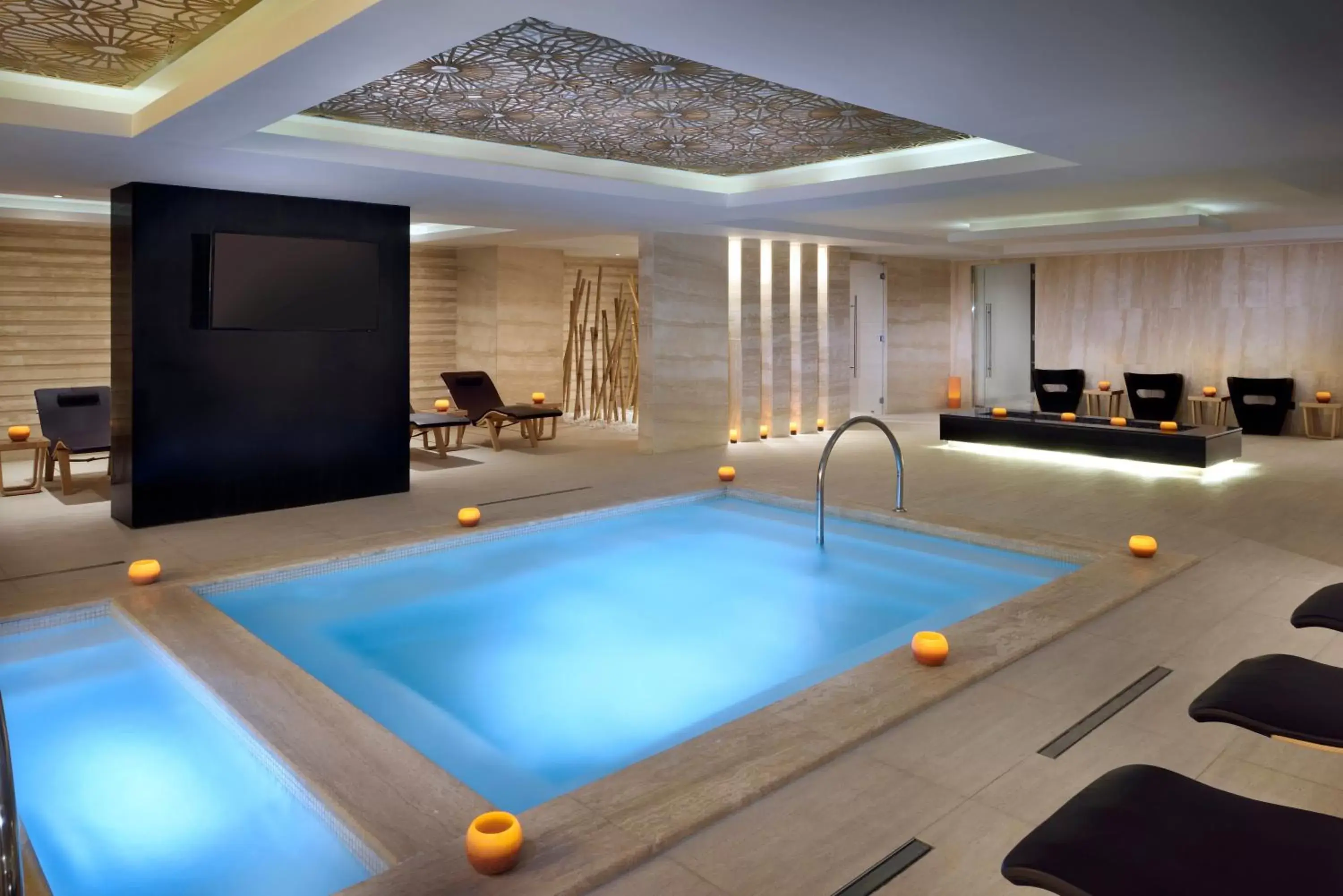 Spa and wellness centre/facilities, Swimming Pool in voco - Riyadh, an IHG Hotel