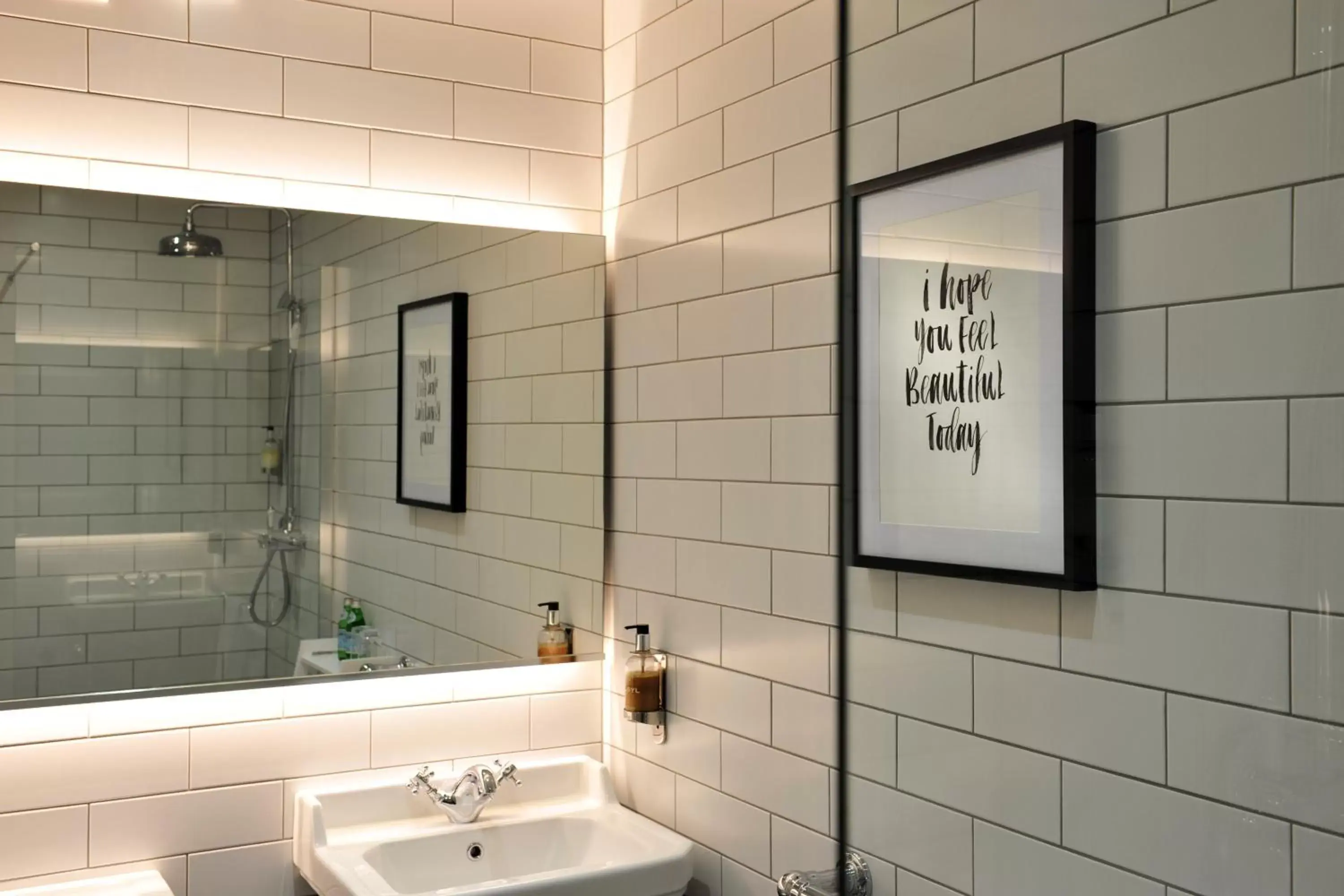 Bathroom in The Gateway Lodge