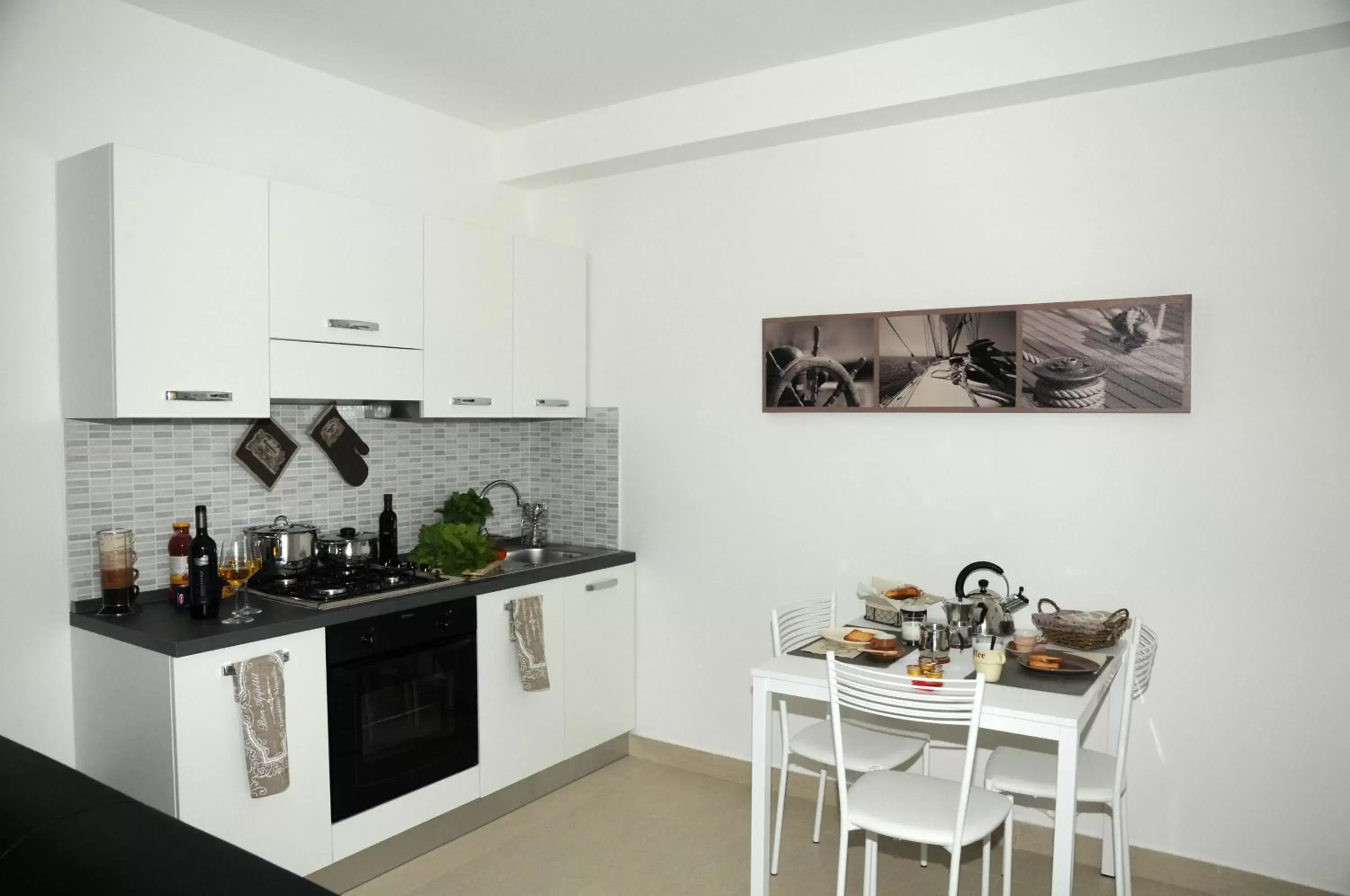 Kitchen or kitchenette, Kitchen/Kitchenette in Isa Residence Fiumicino Airport