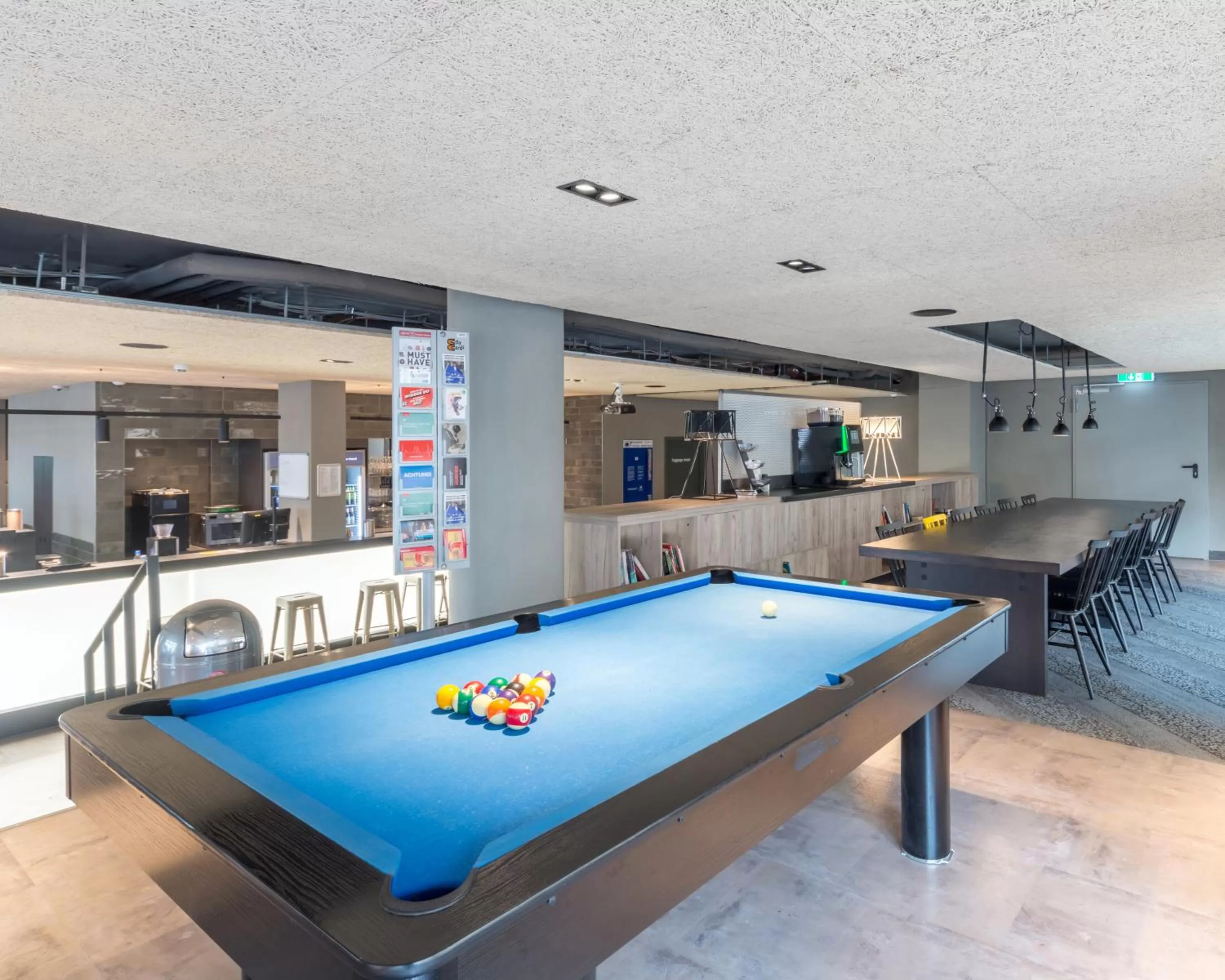Billiard in a&o Köln Neumarkt
