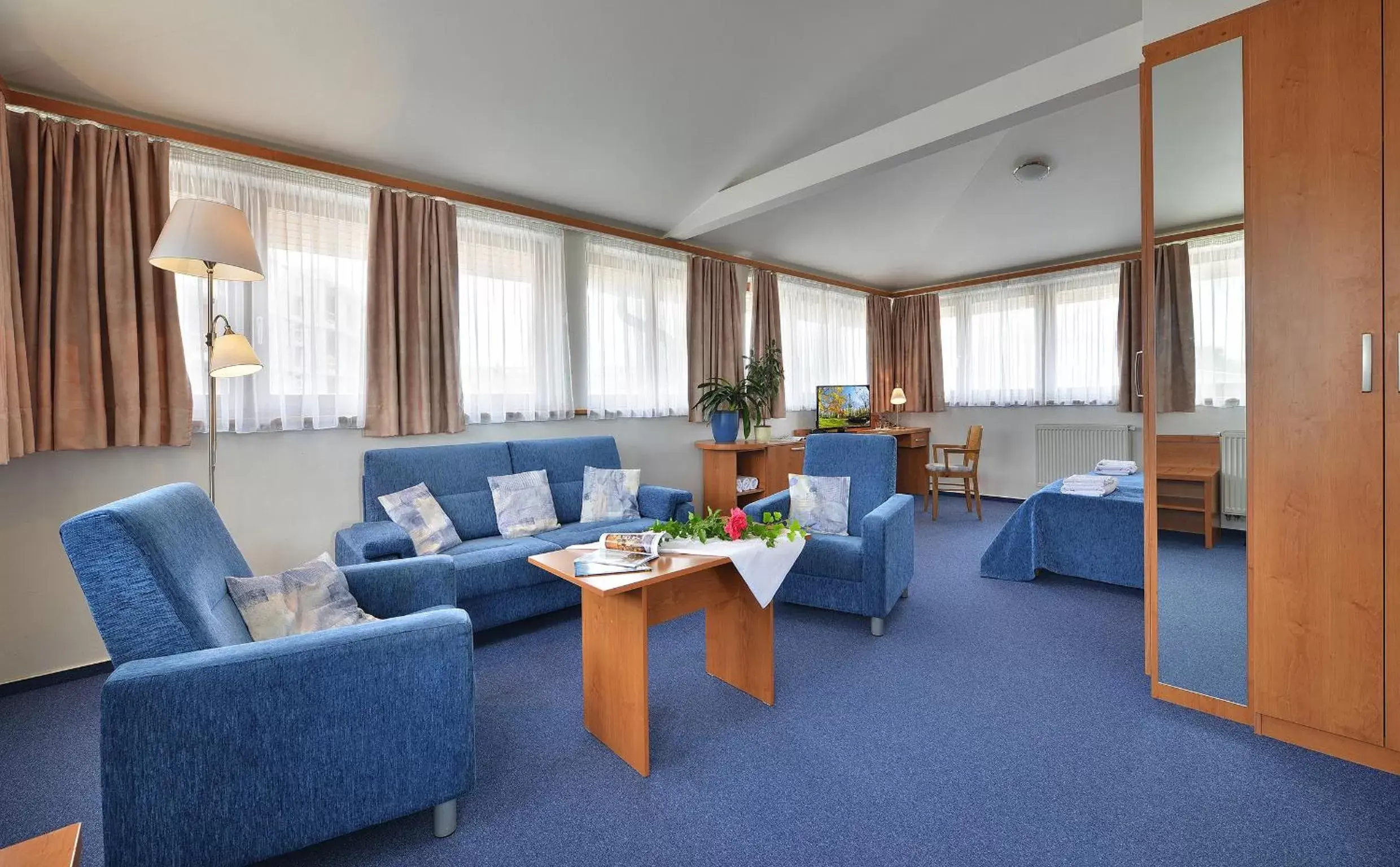 Bedroom, Seating Area in EA Hotel Populus