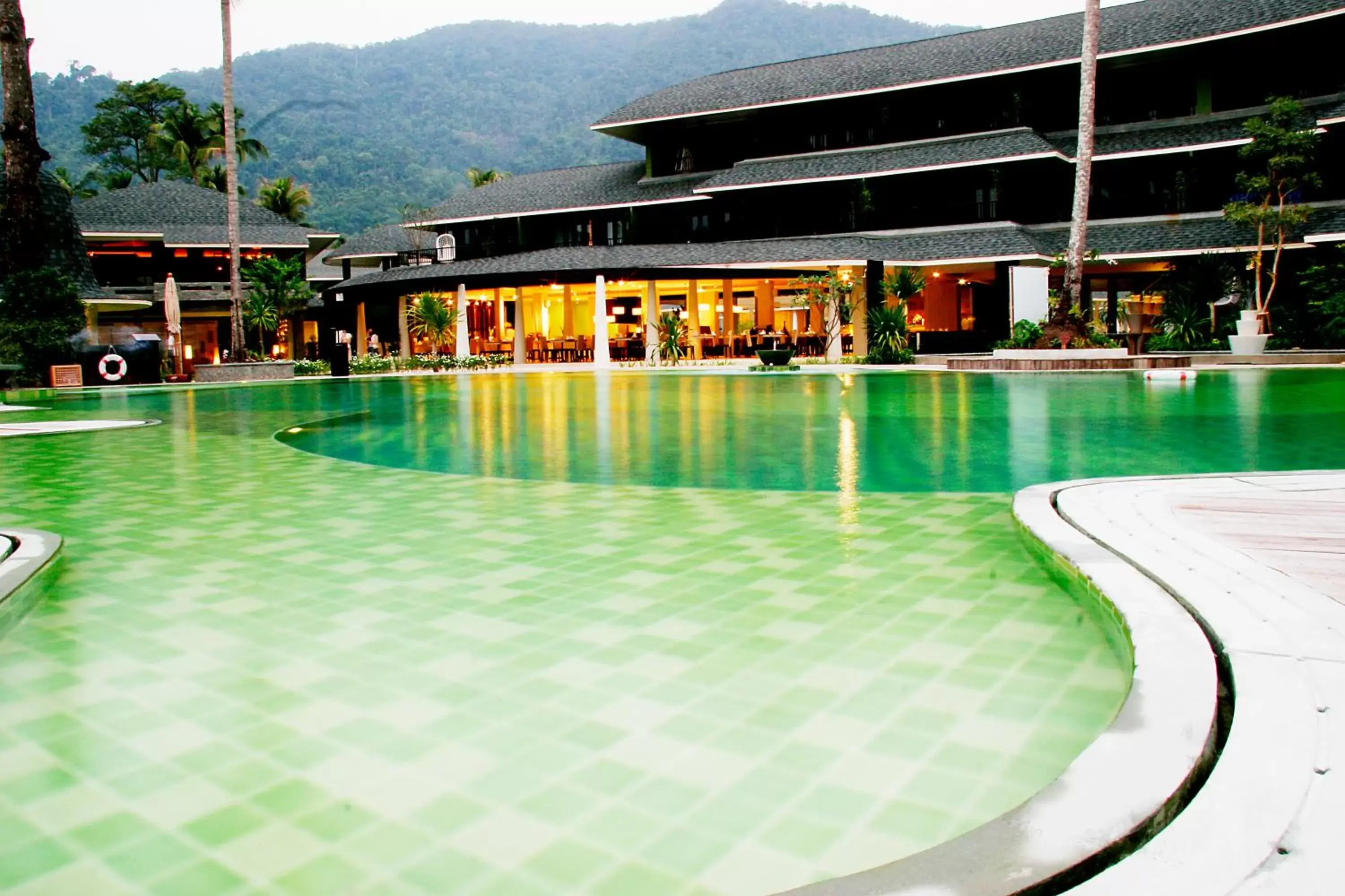 Facade/entrance, Swimming Pool in Mercure Koh Chang Hideaway