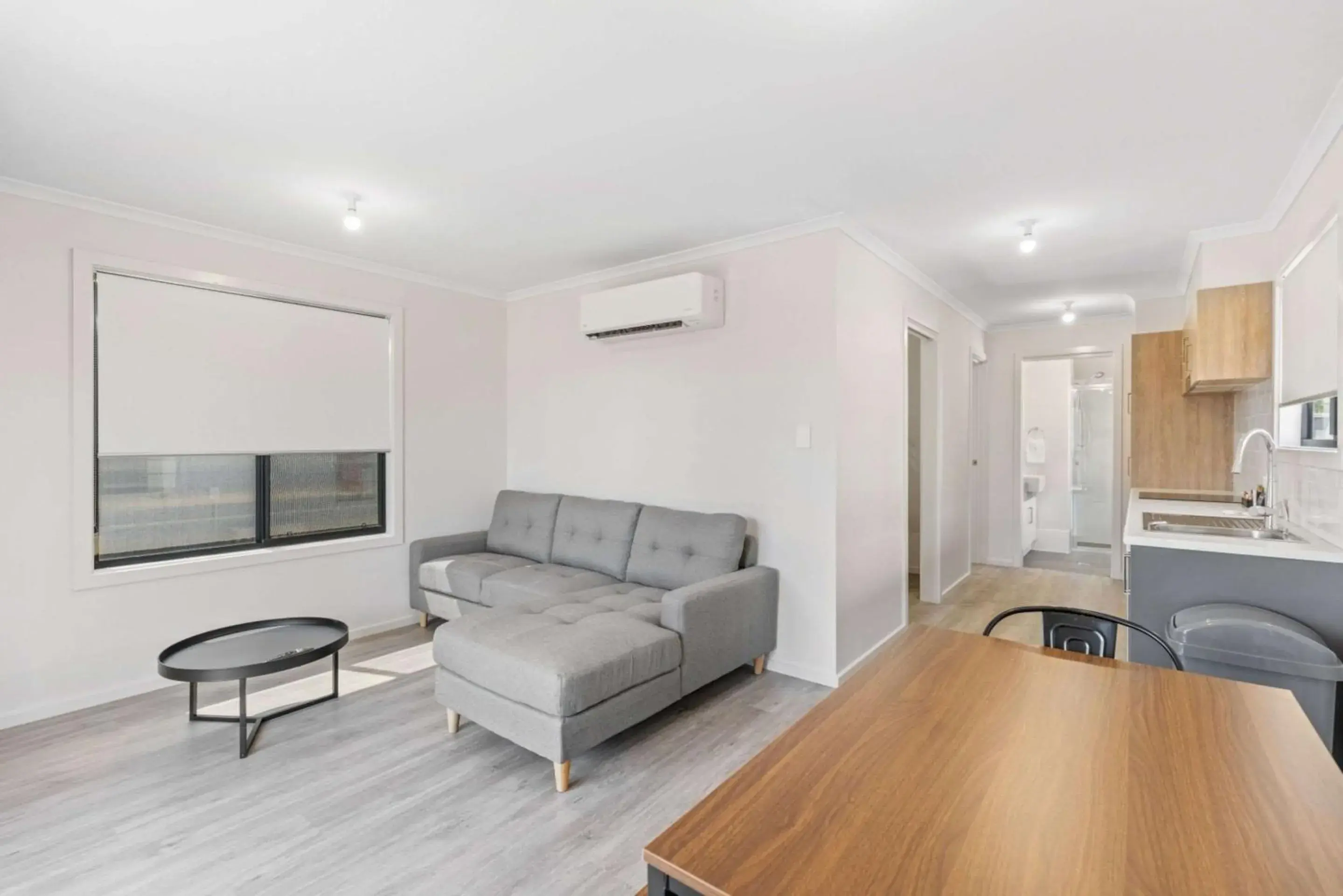 Bedroom, Seating Area in COMFORT INN MANHATTAN - ADELAIDE