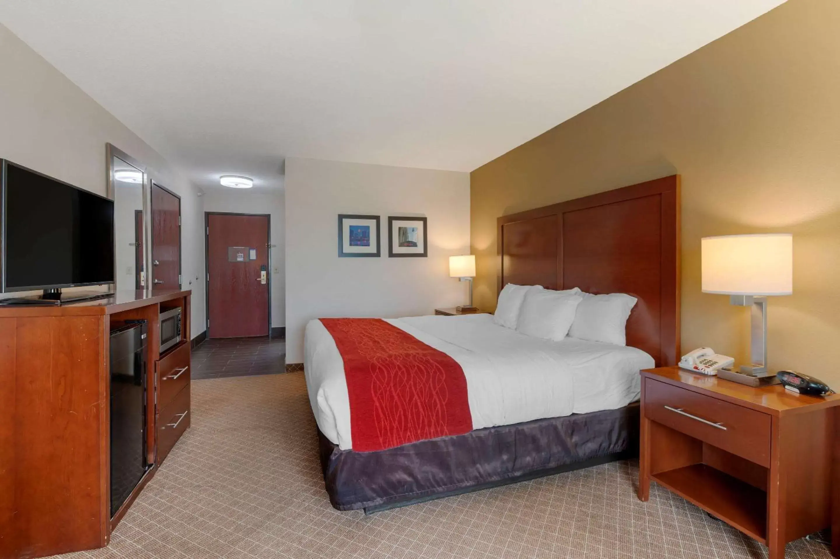 Photo of the whole room, Bed in Comfort Inn East Pickerington