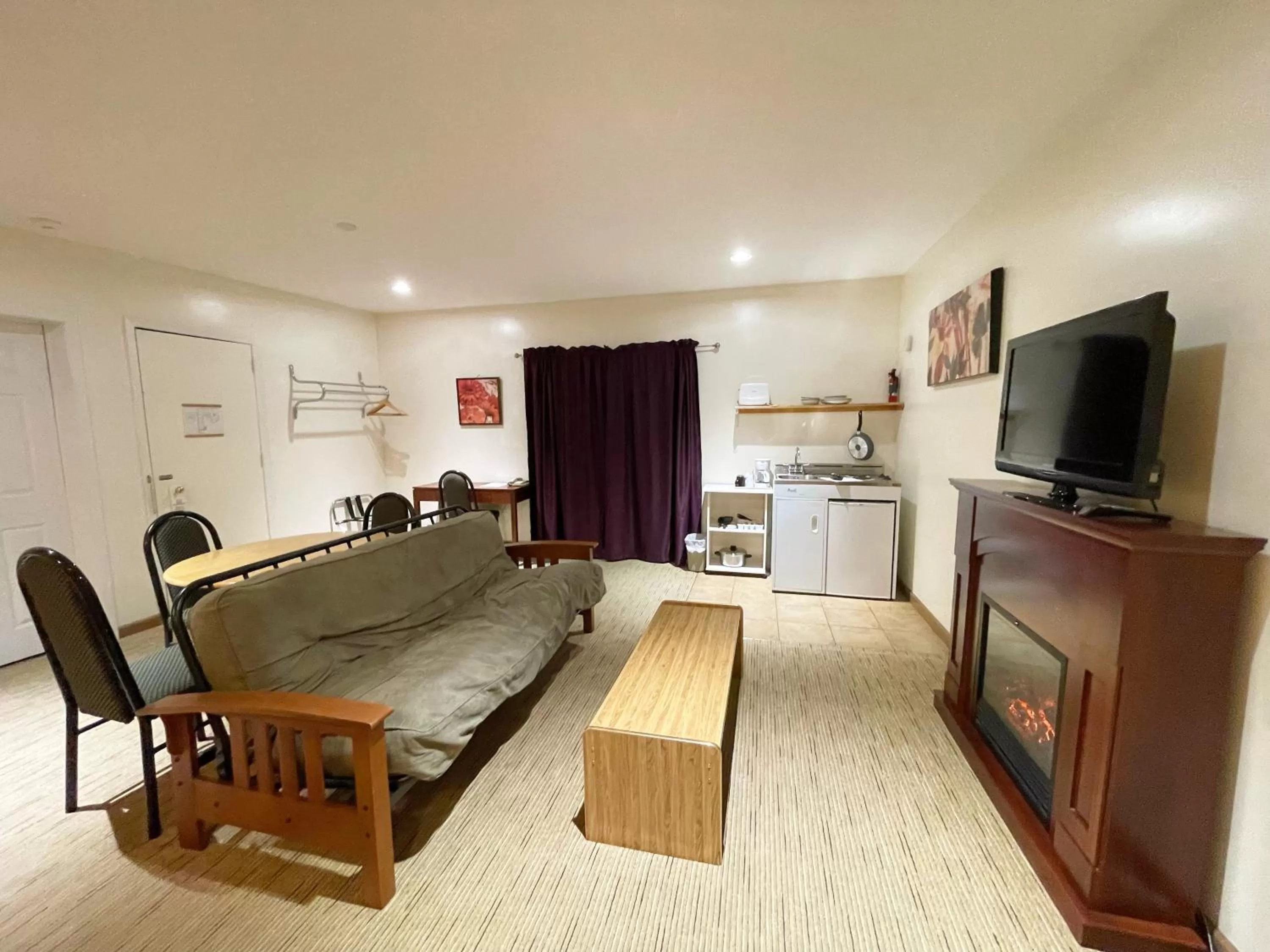 Living room in Valhalla Inn