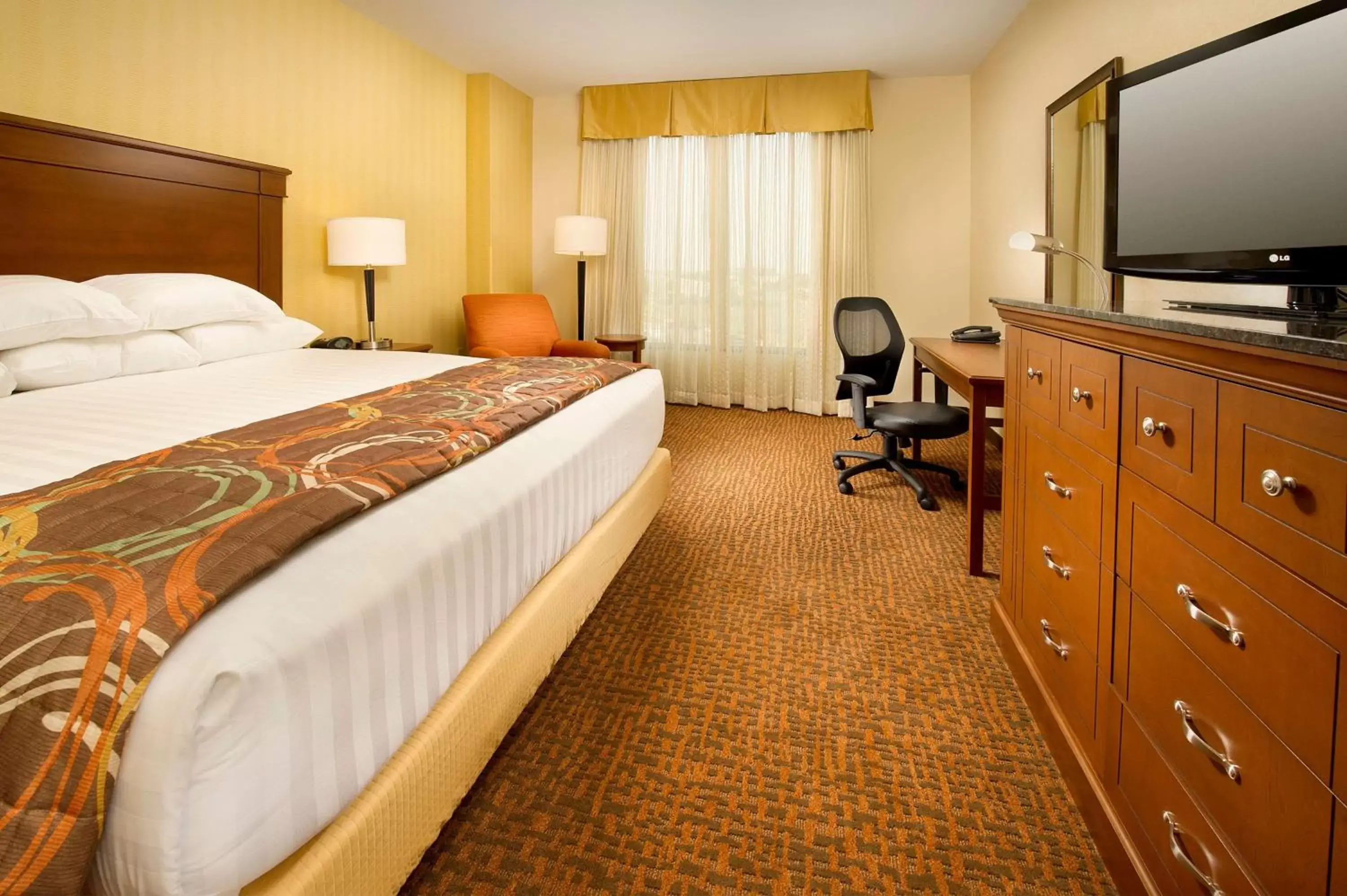 Photo of the whole room, Bed in Drury Plaza Hotel Denver Westminster