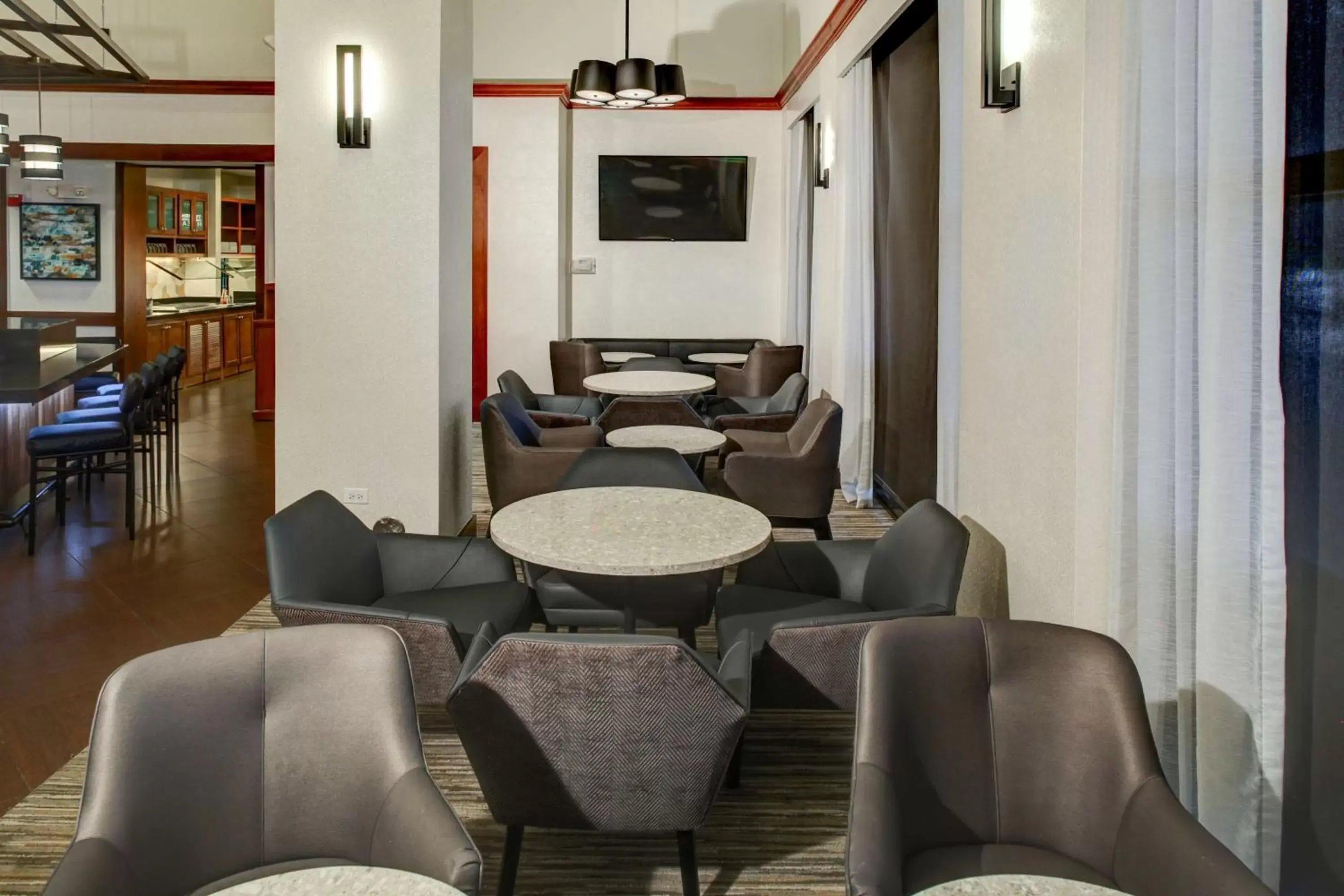 Lounge or bar in Hyatt Place Lakeland Center