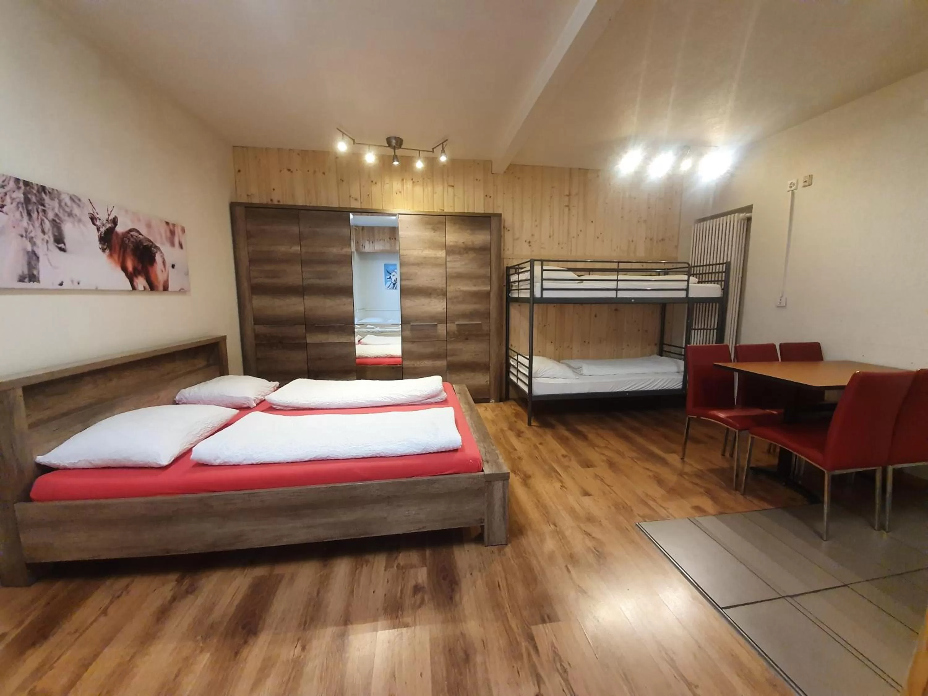 Sextuple Room with Private External Bathroom in Interlaken Linda Inn Lodge