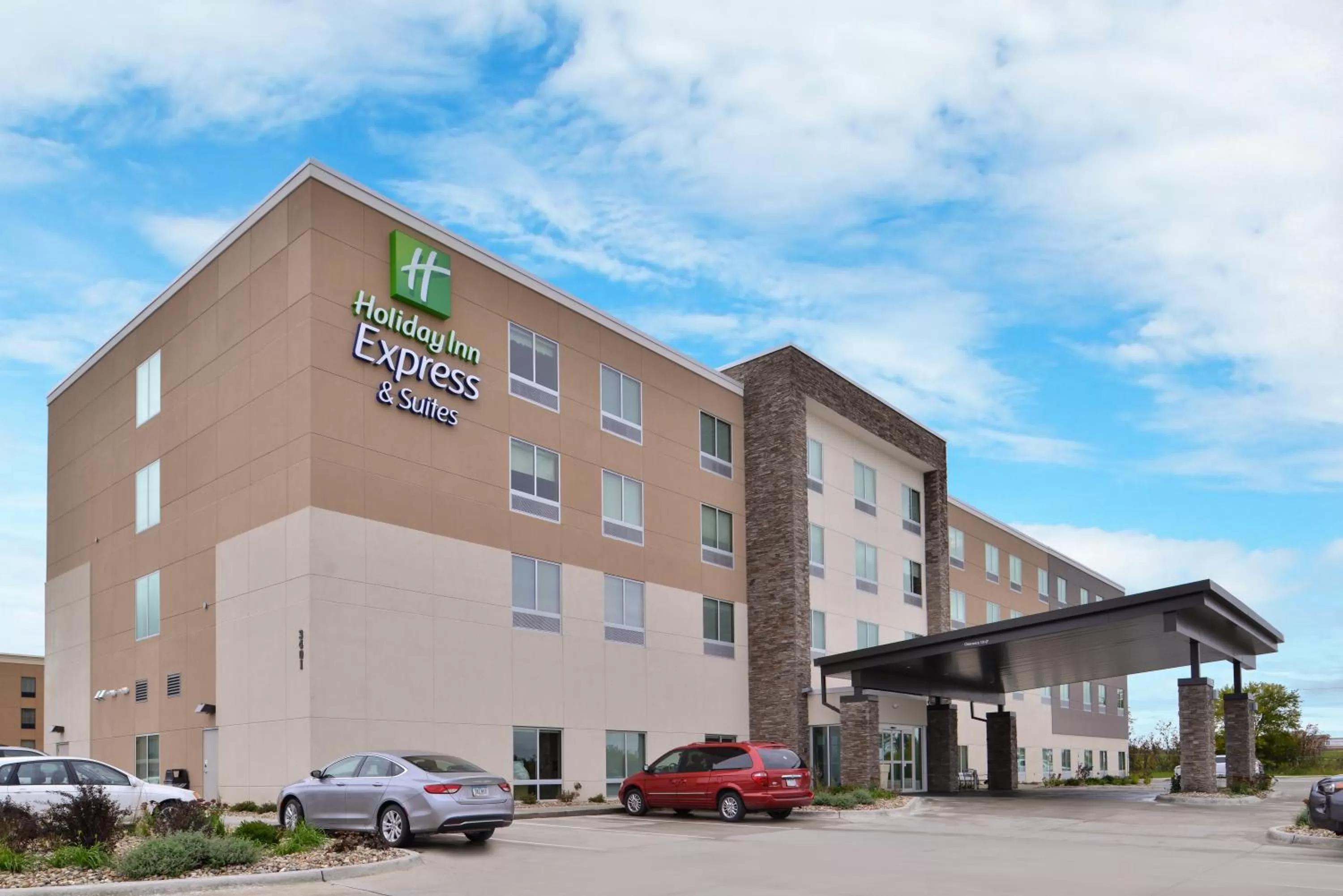 Property building in Holiday Inn Express & Suites - Marshalltown by IHG
