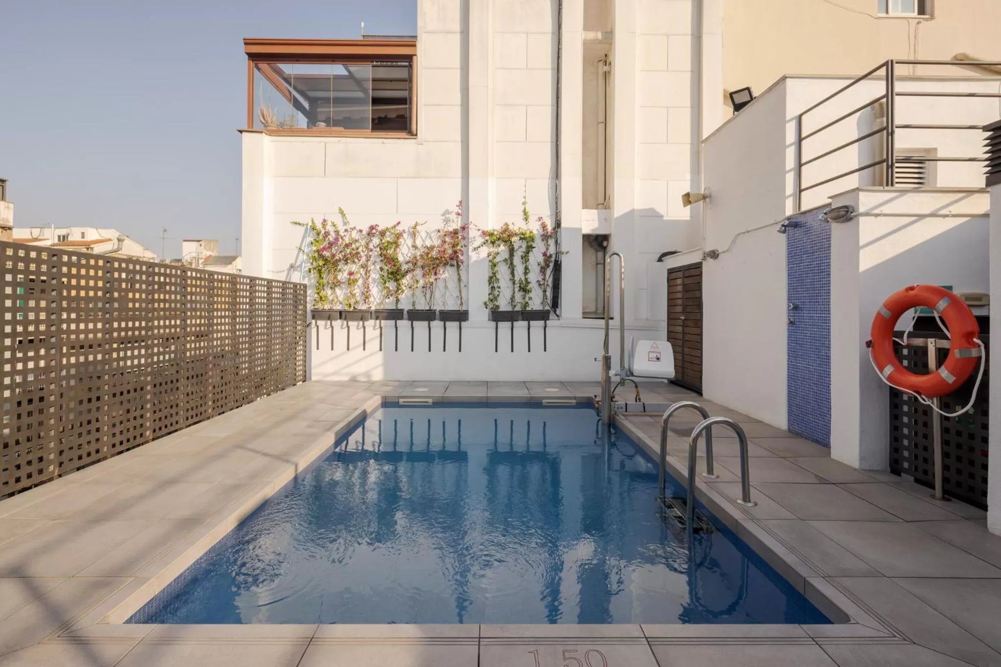 Swimming pool in Ilunion Auditori