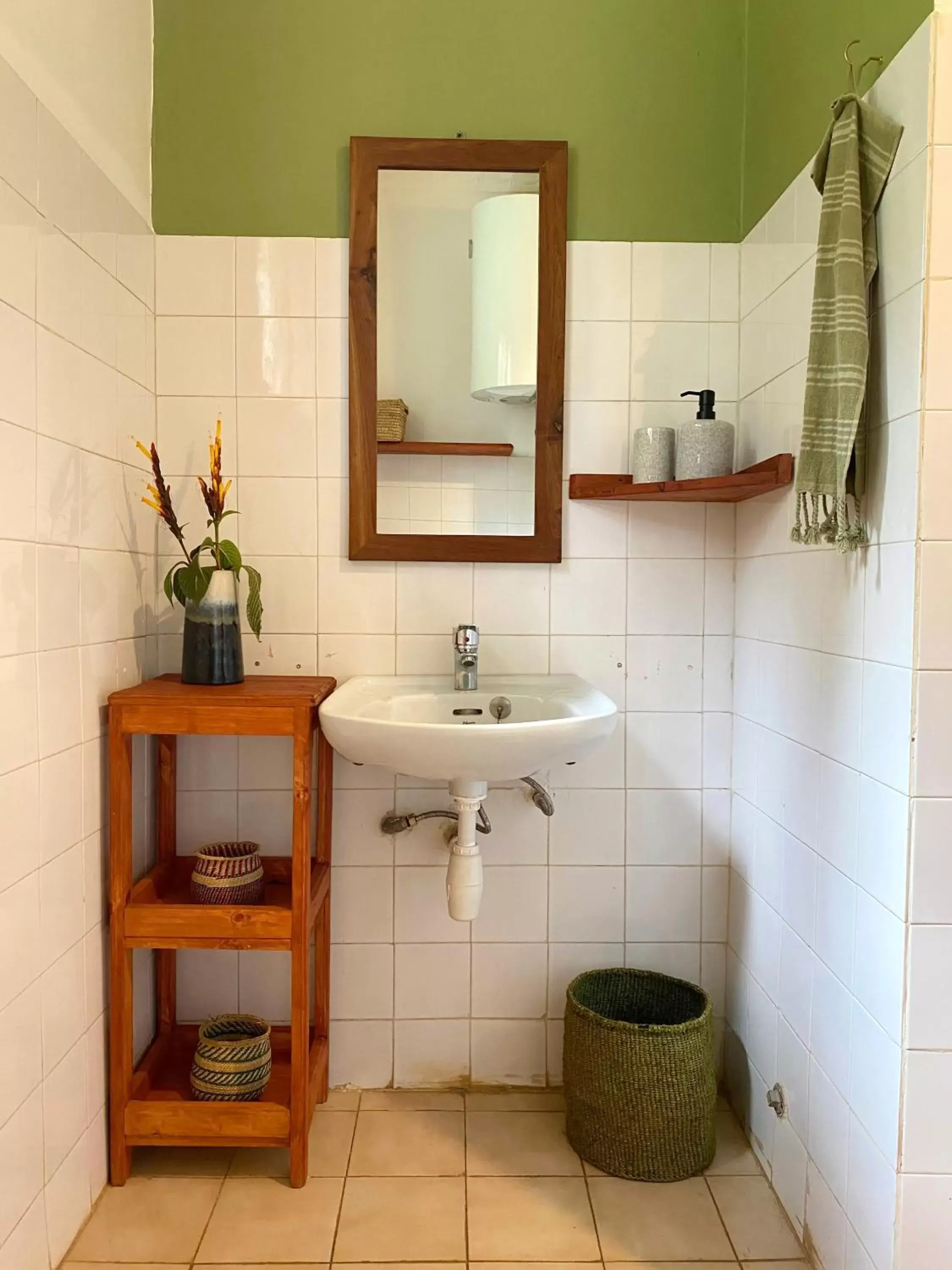 Twin Room with Shared Bathroom in Utamaduni House B&B Twin Room with Shared Bathroom in Utamaduni House B&B
