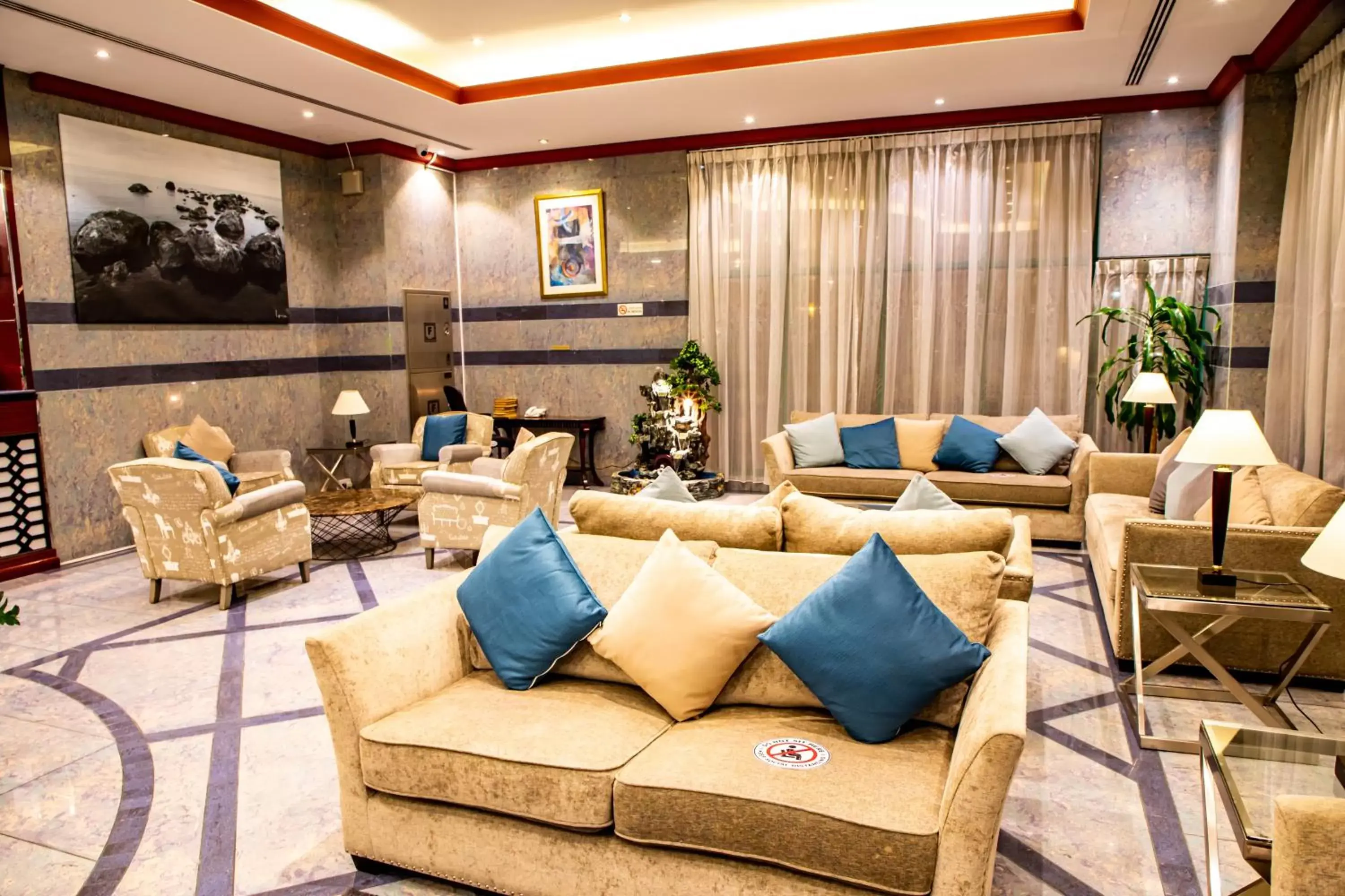 Lobby or reception, Lounge/Bar in West Zone Pearl Hotel Apartment