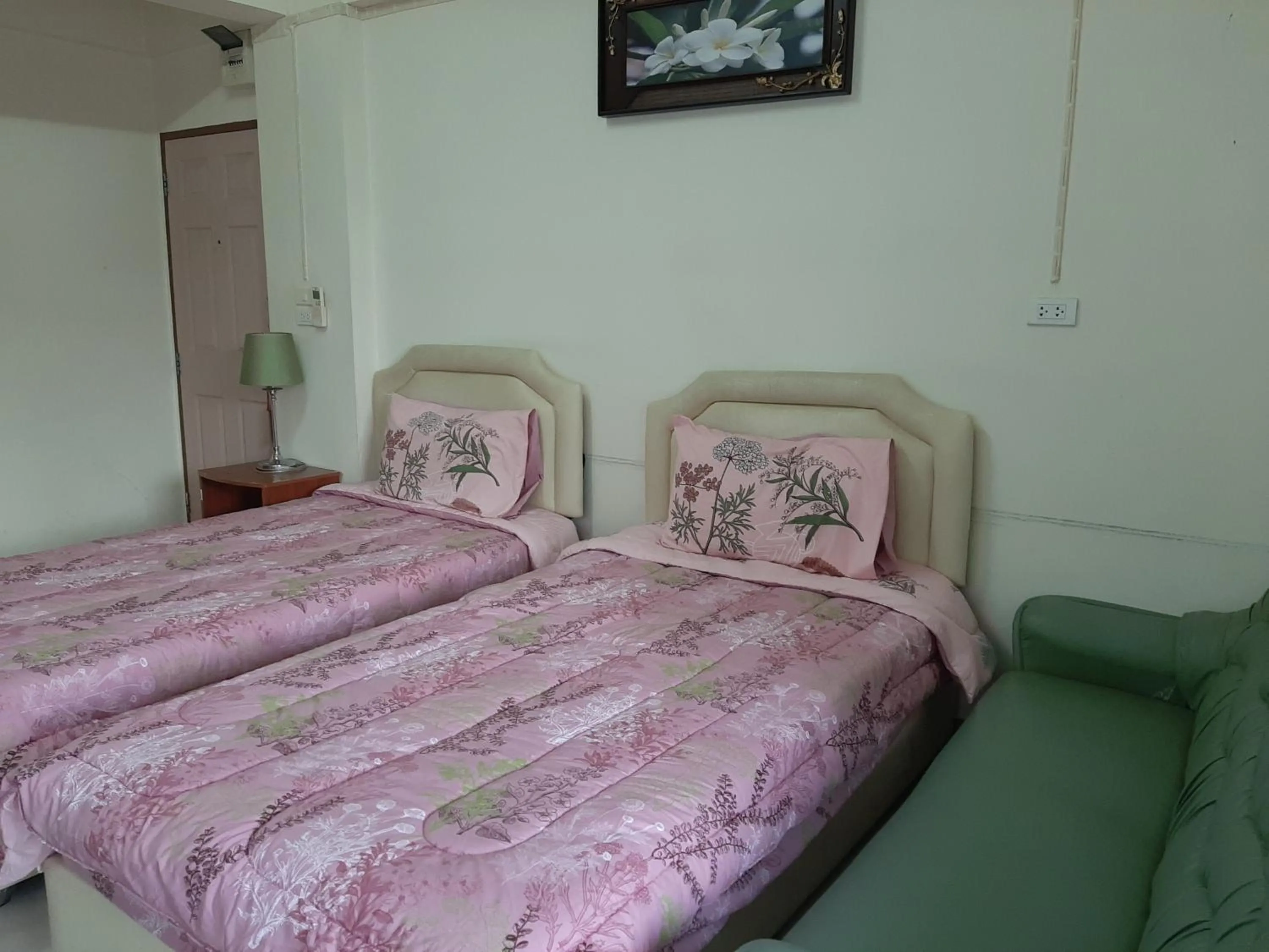 Bed in Vanlisut Hotel Ngamwongwan