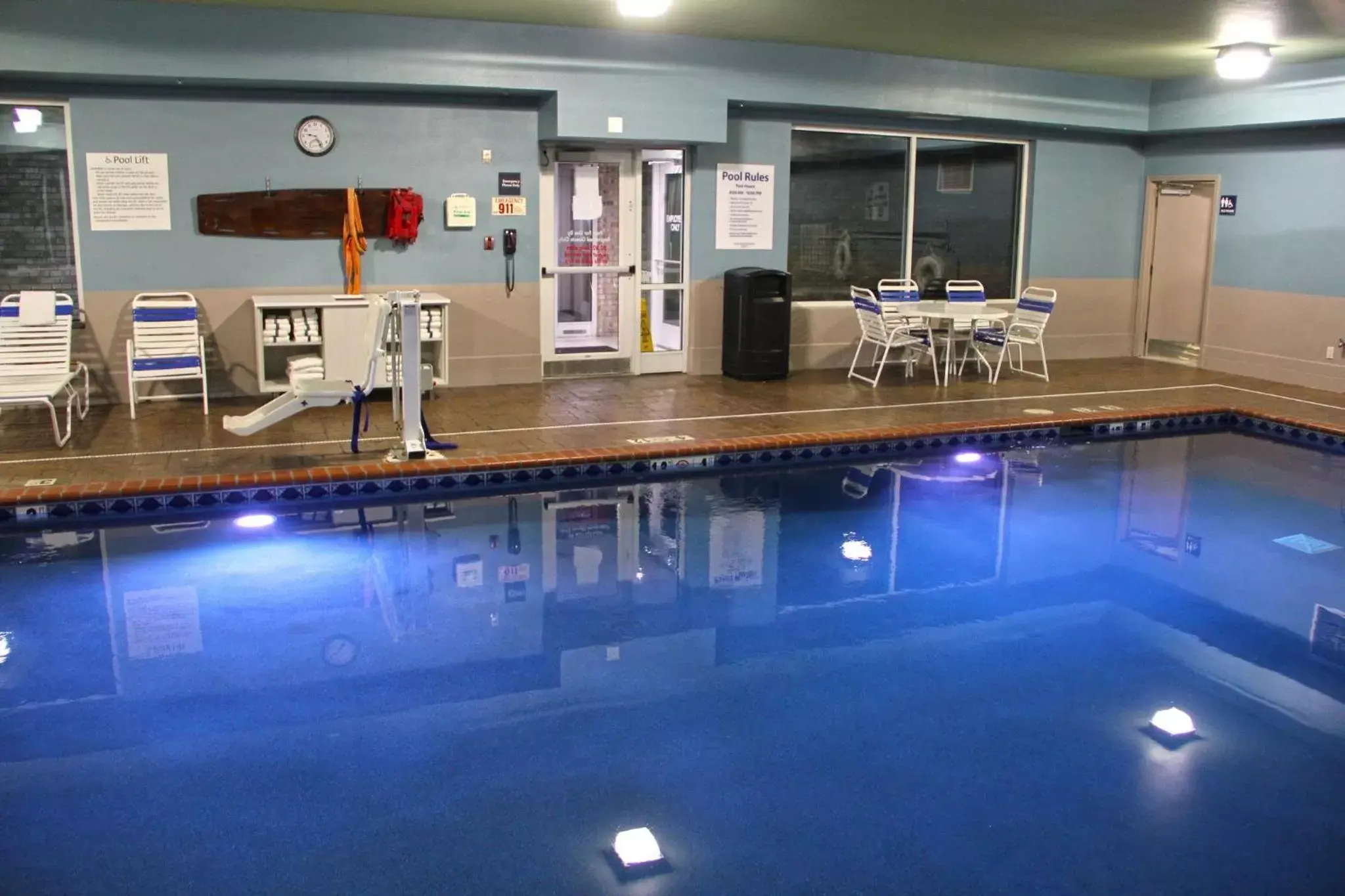 Swimming Pool in Holiday Inn Express Hotel & Suites Somerset Central, an IHG Hotel