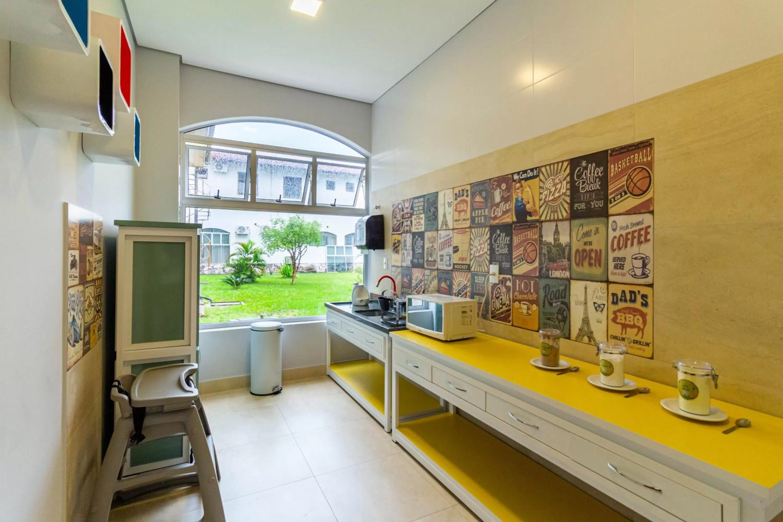 Communal kitchen in Grand Carimã Resort & Convention Center
