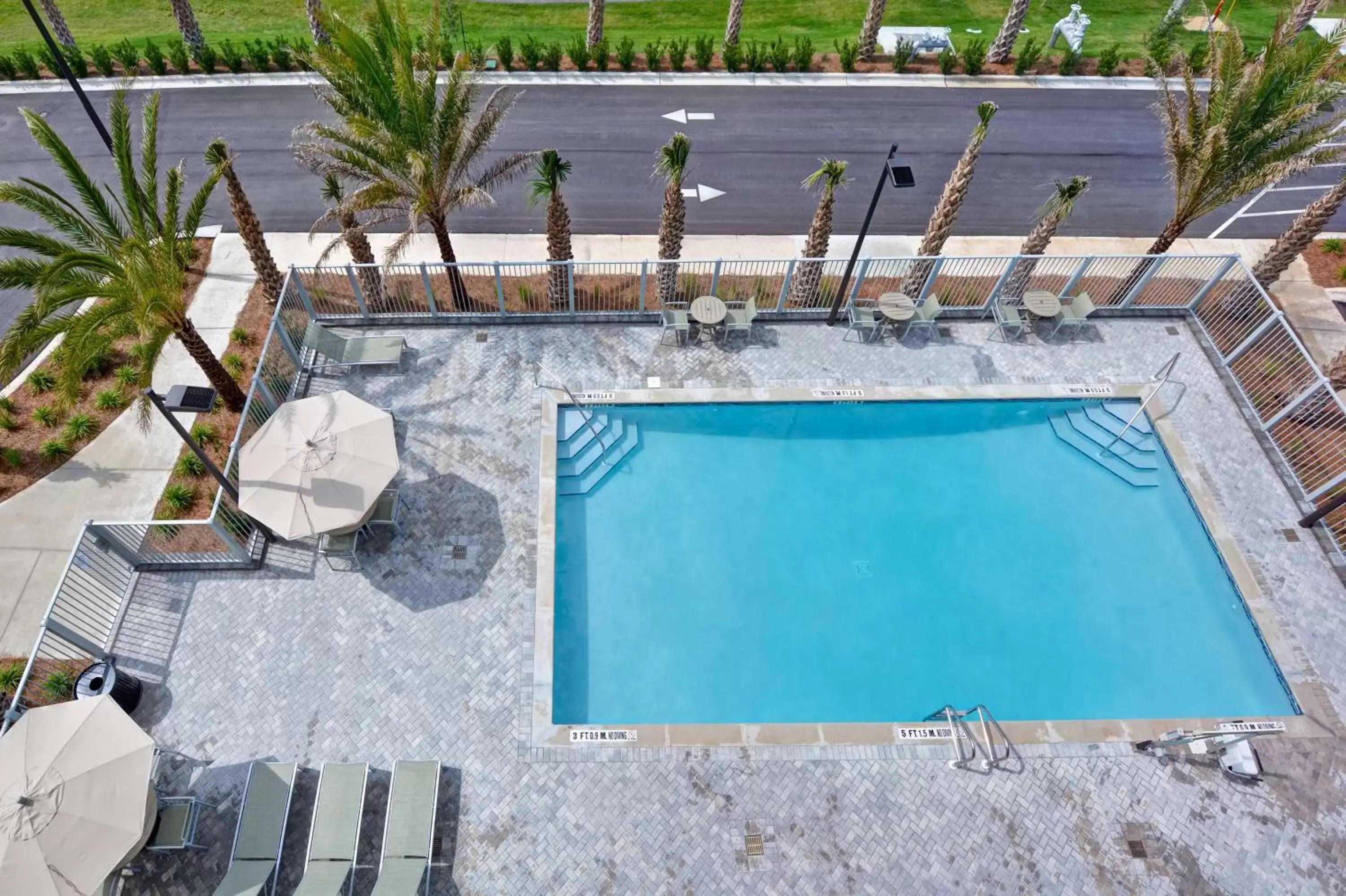 Property building, Pool View in Hilton Garden Inn Destin Miramar Beach, Fl